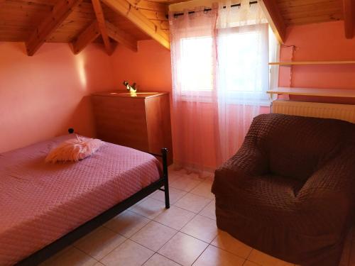 Three-Bedroom Apartment - Photo 9