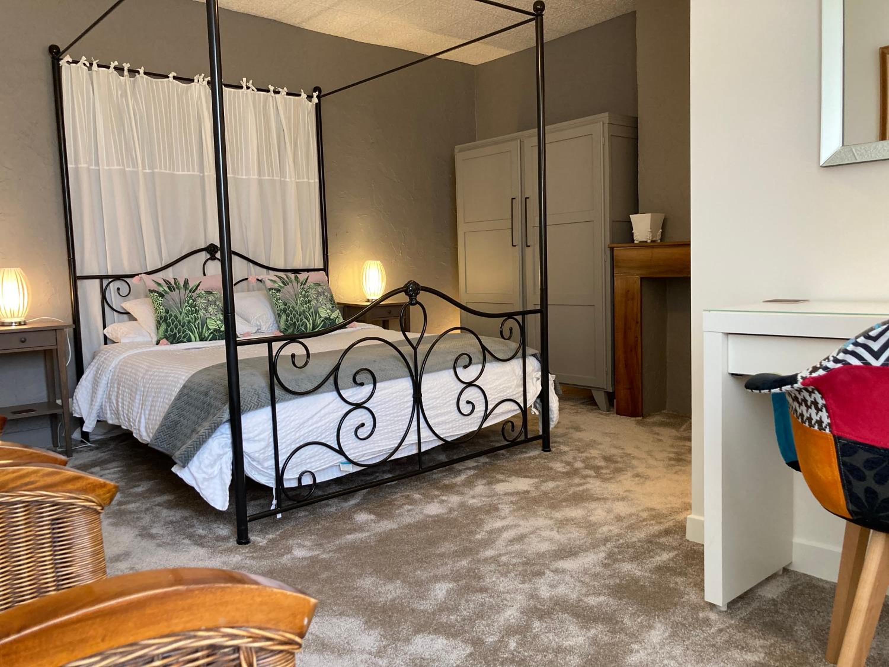 Large Double Room photo 3