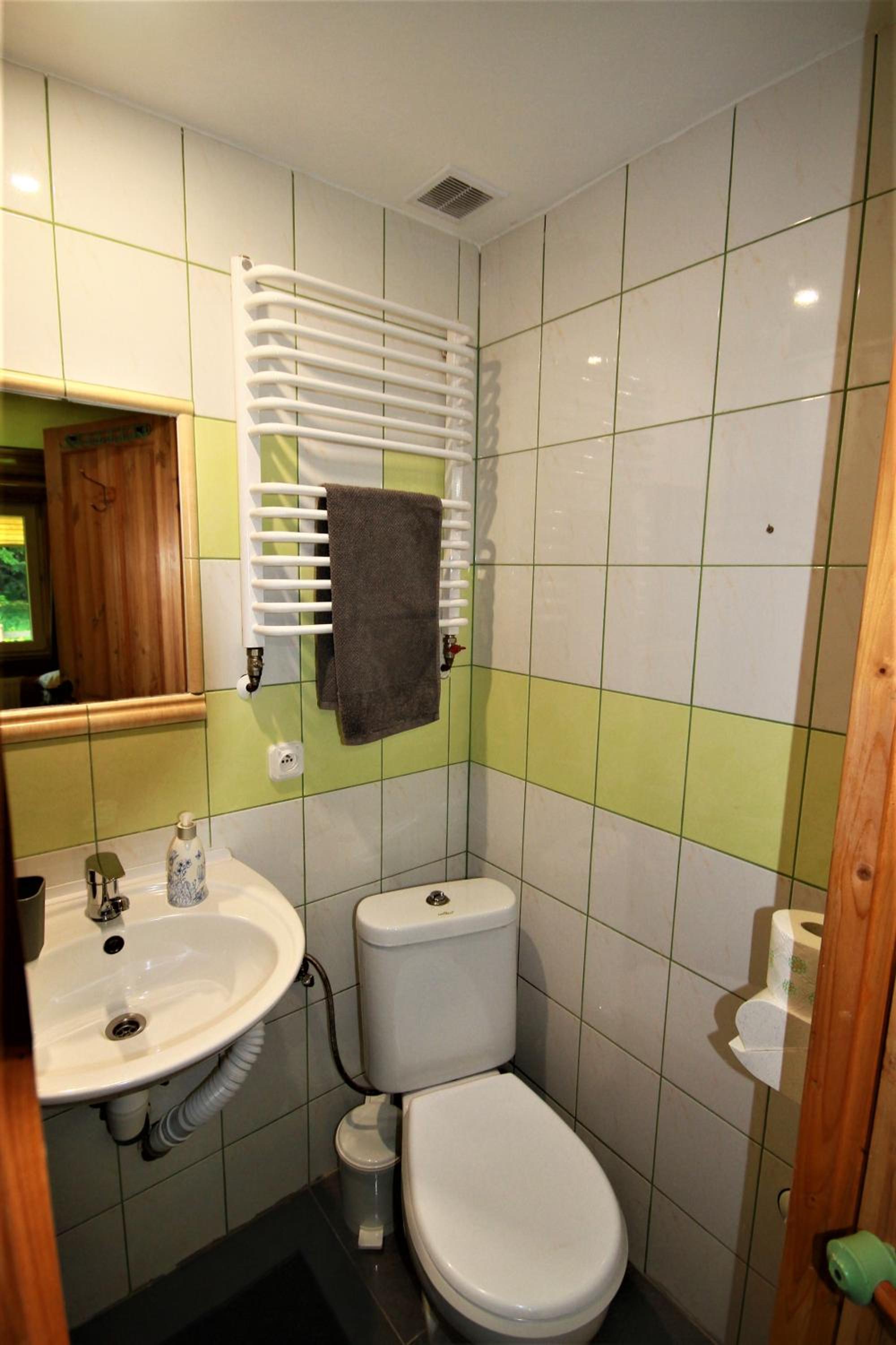 Family Room with Bathroom photo 3