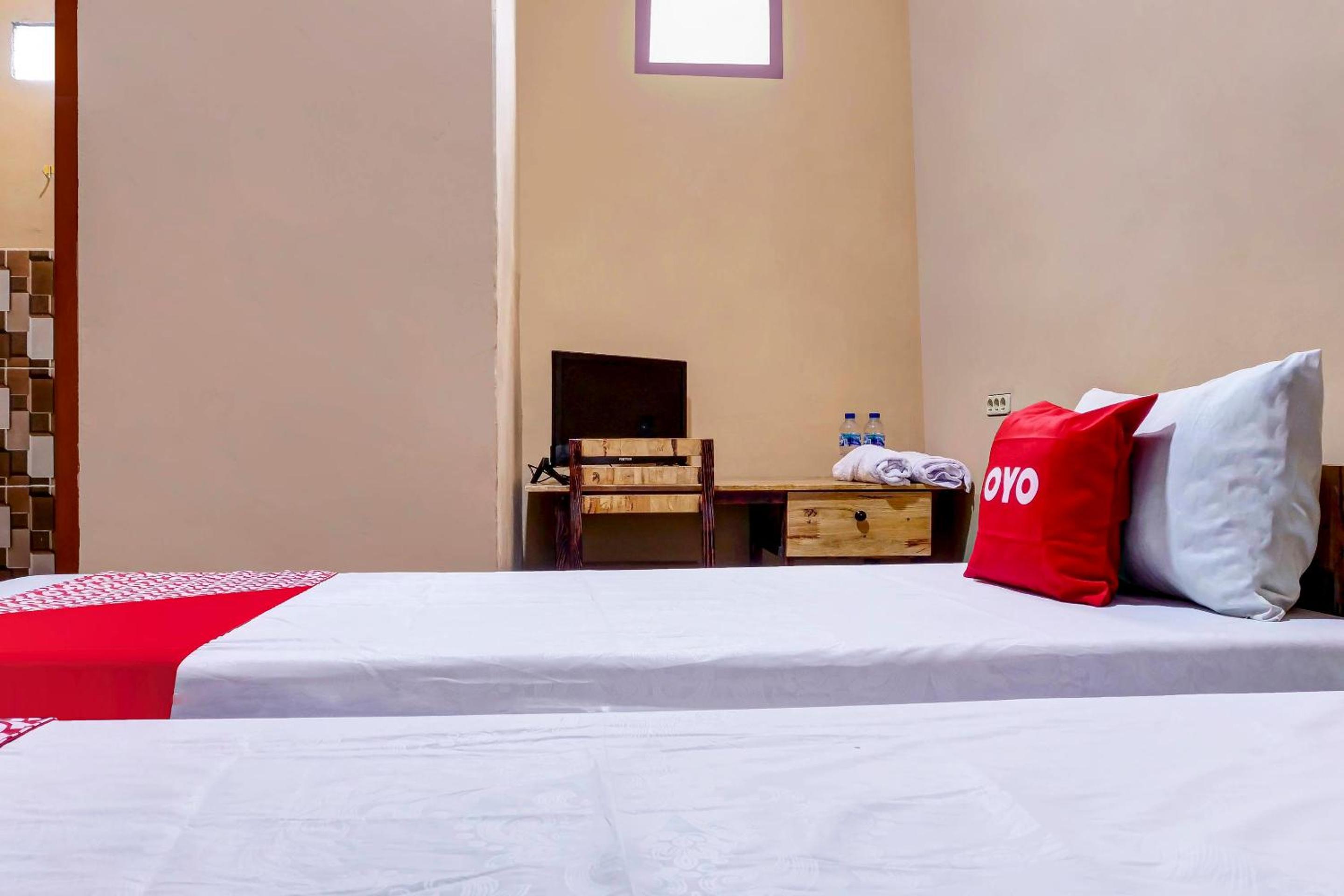 OYO 91223 Mutiara Guest House