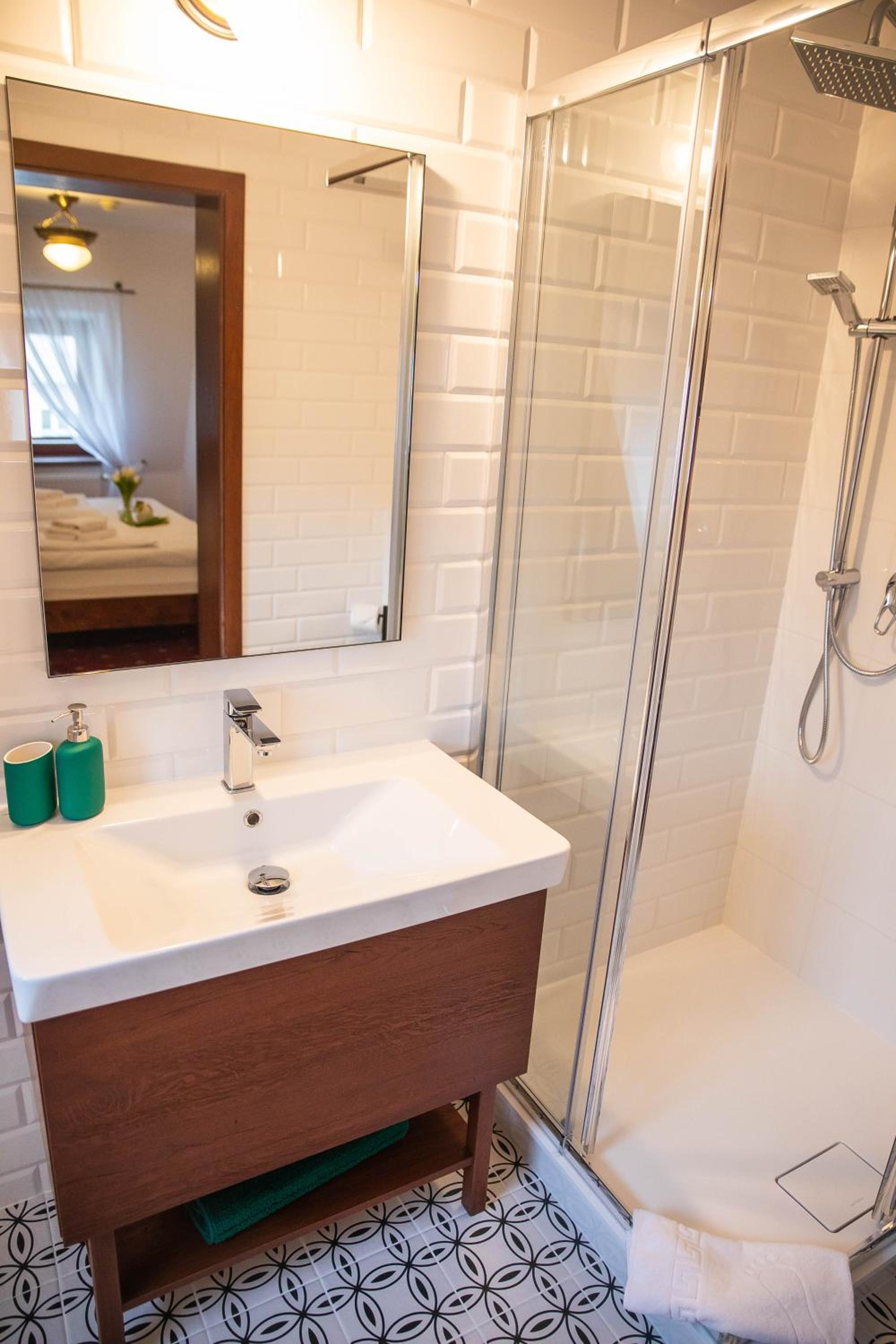 Double Room - Photo 12