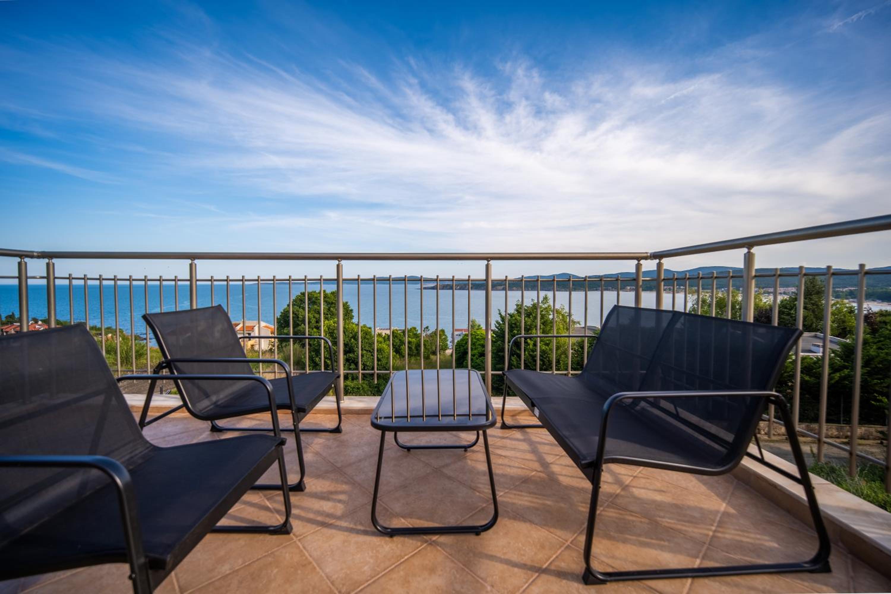 Apartment with Sea View