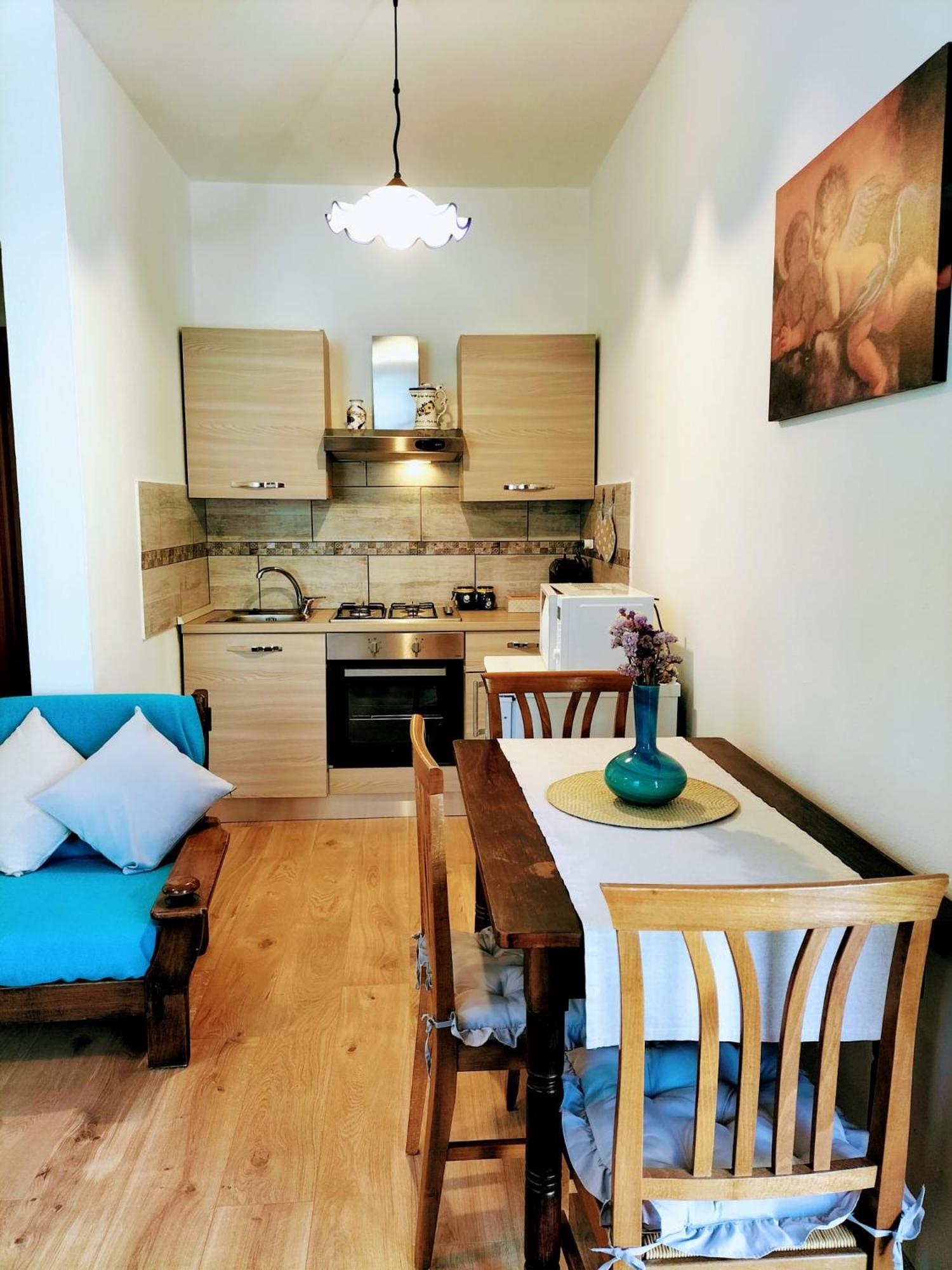 One-Bedroom House - Photo 4