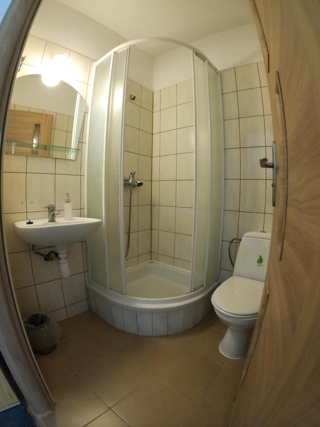 Double Room with Private Bathroom - Photo 2