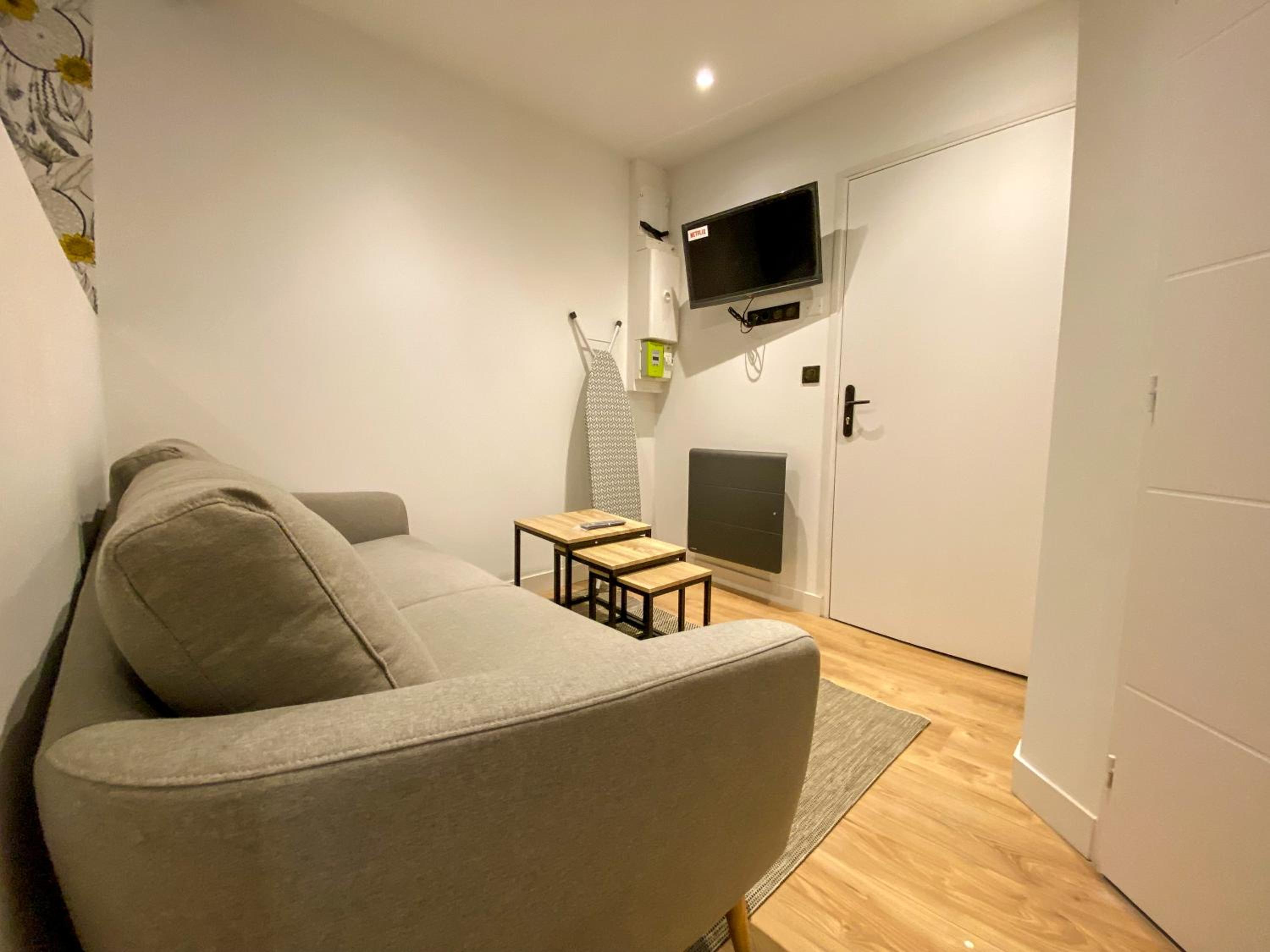 Deluxe Studio