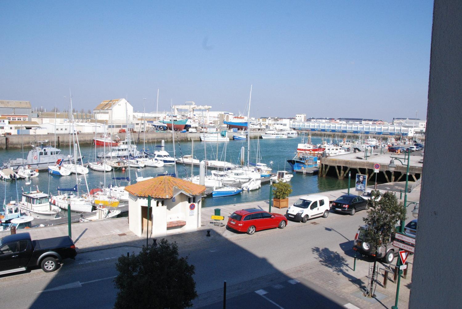 Double Room with Port View - Photo 2