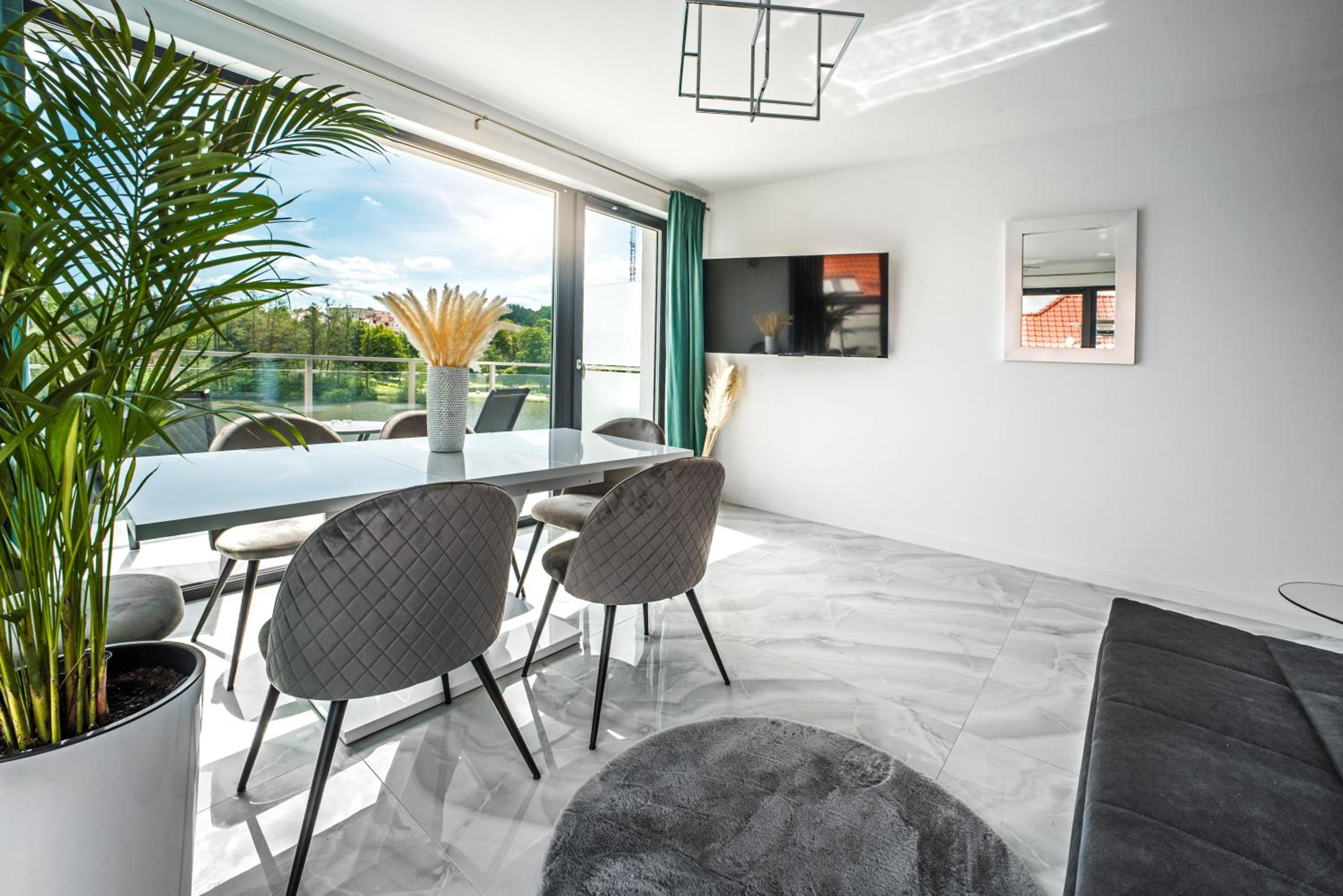 Apartment with Lake View photo 3
