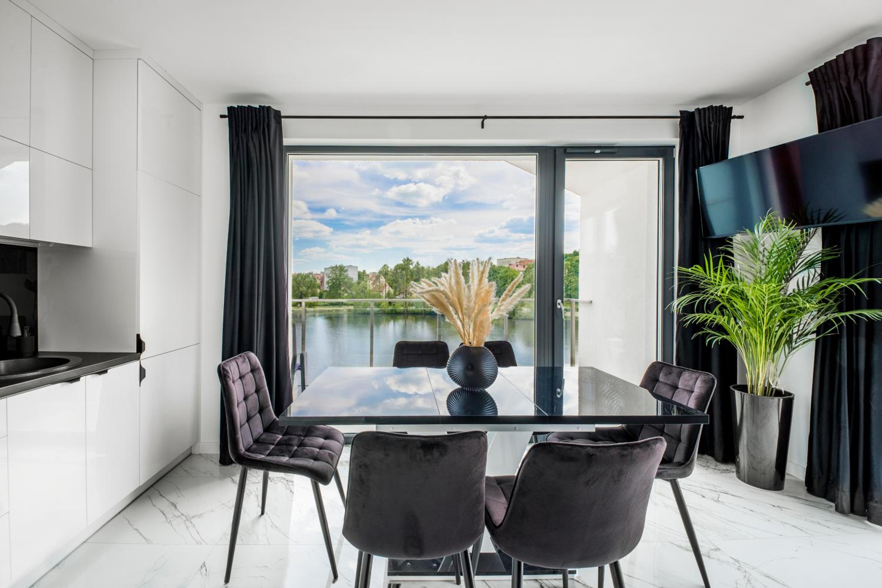 Apartment with Lake View photo 1
