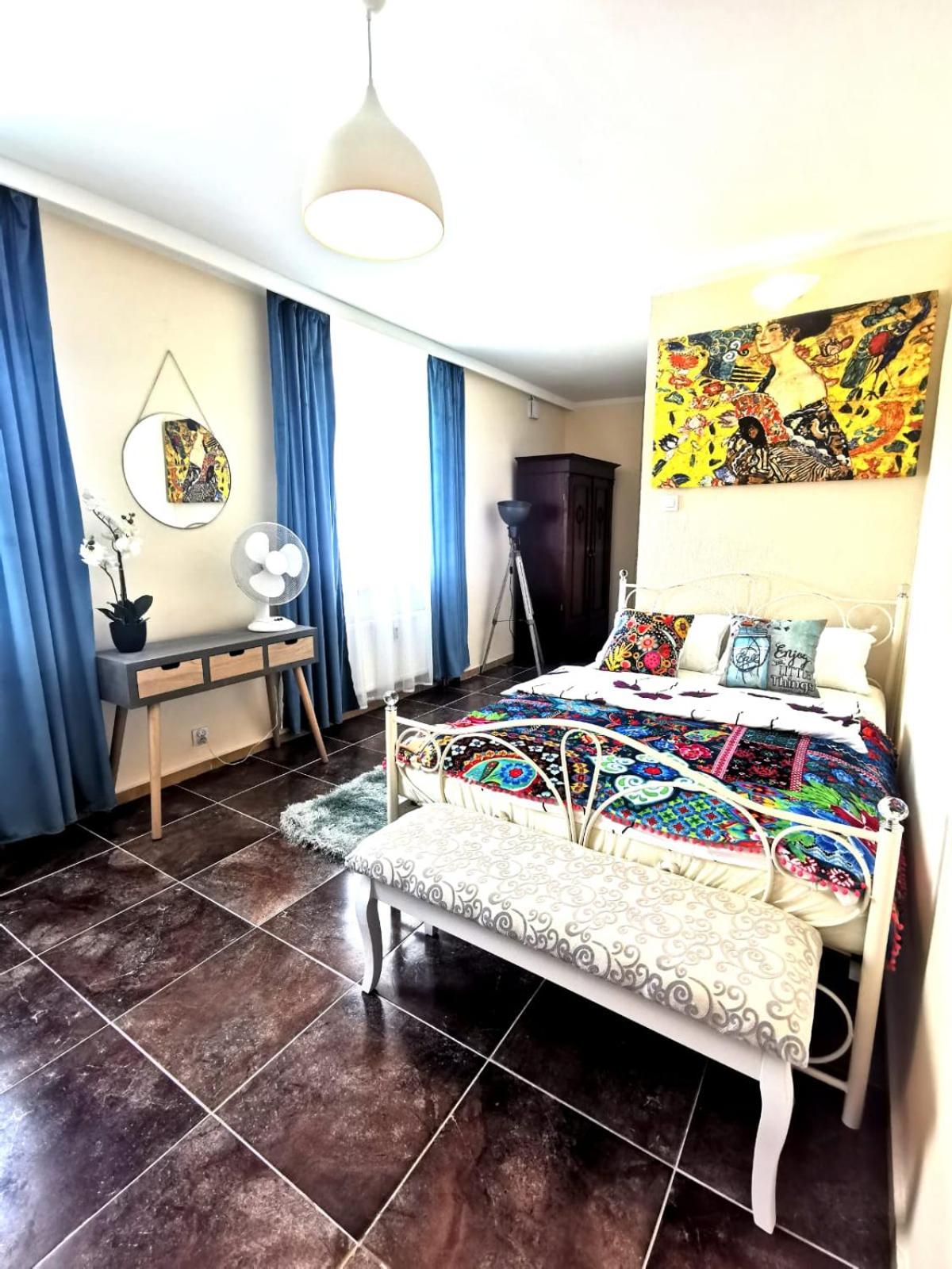 Double Room with Private Bathroom photo 1