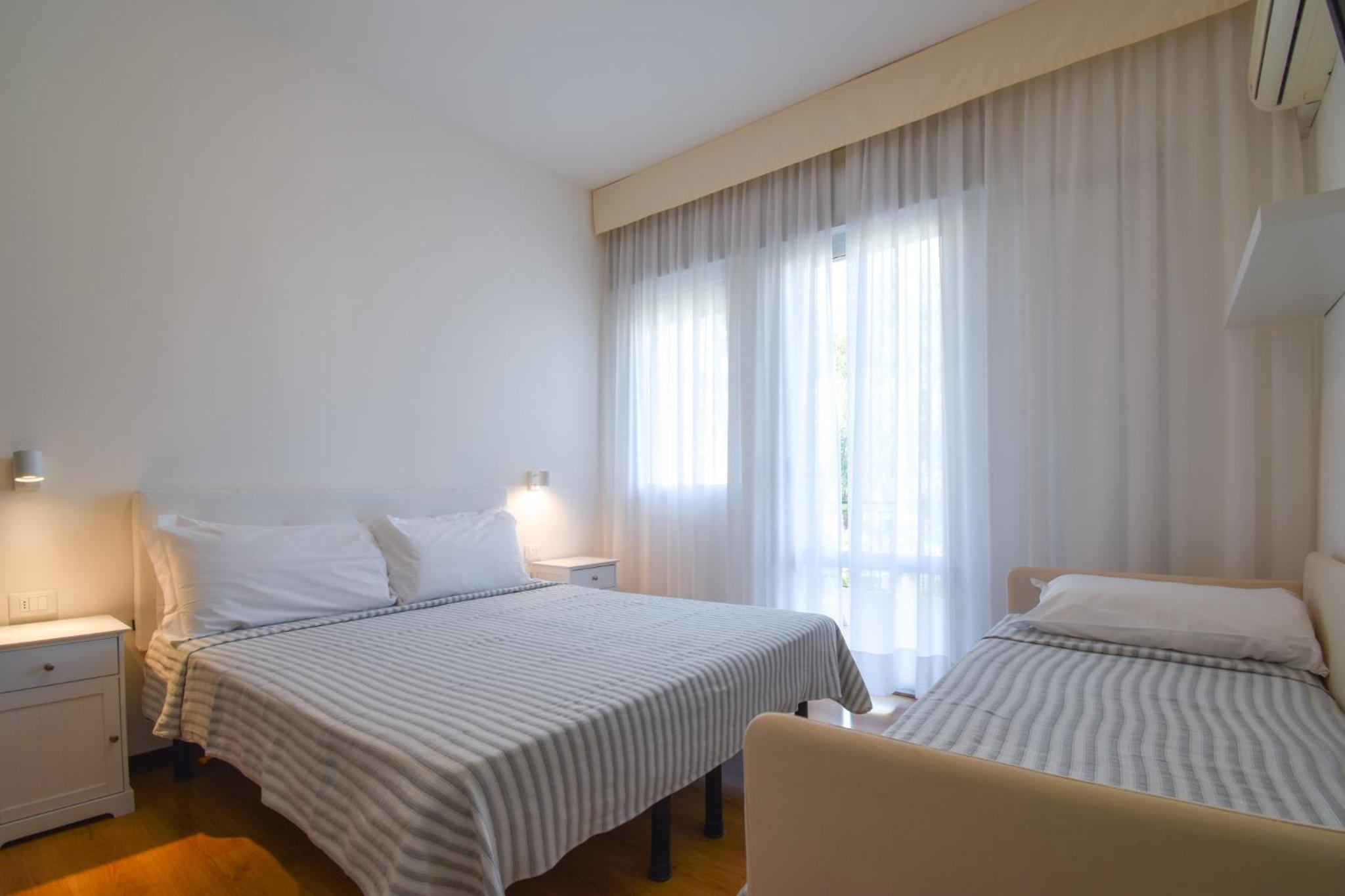 Standard Triple Room with Sea View