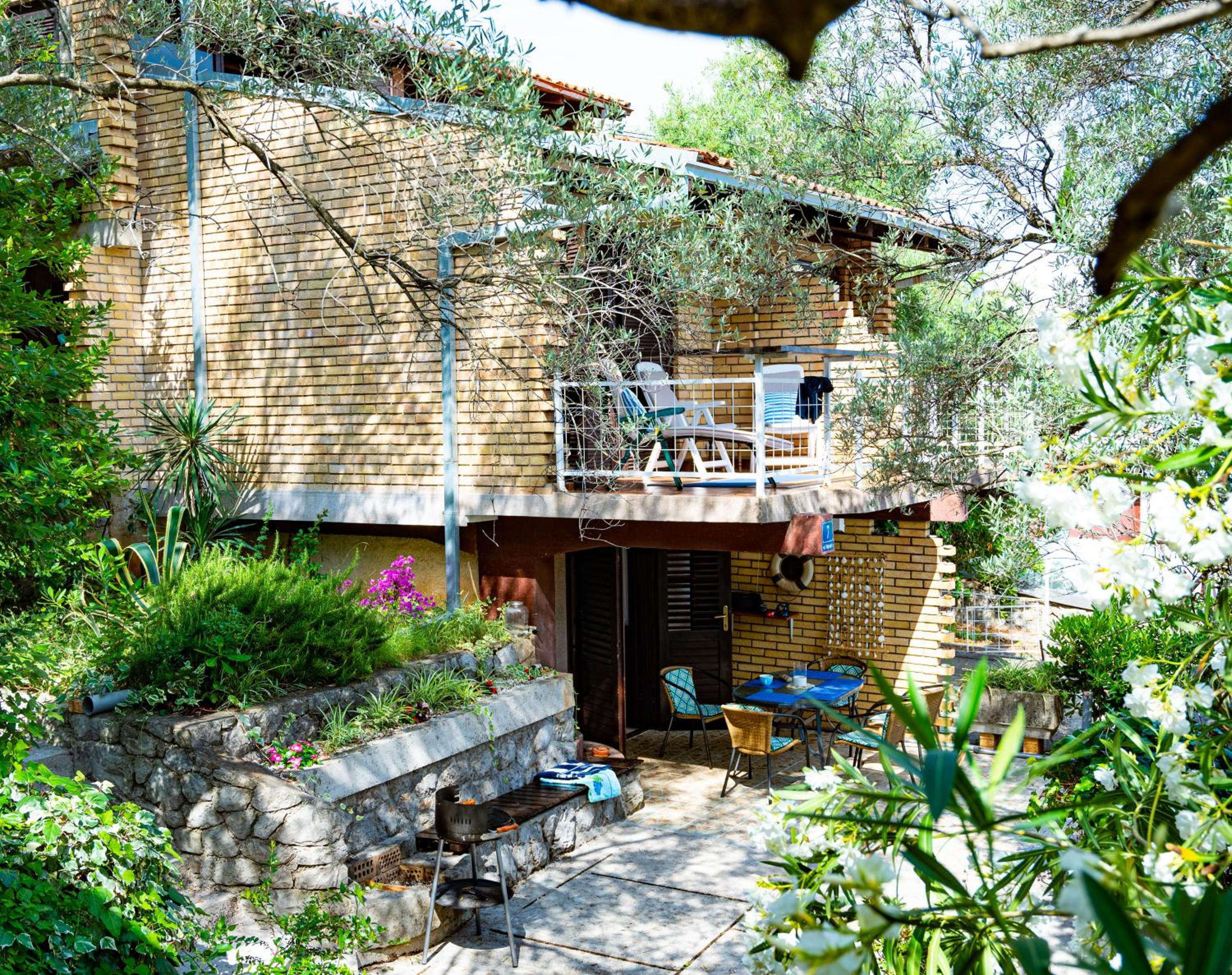 Three-Bedroom Villa photo 1