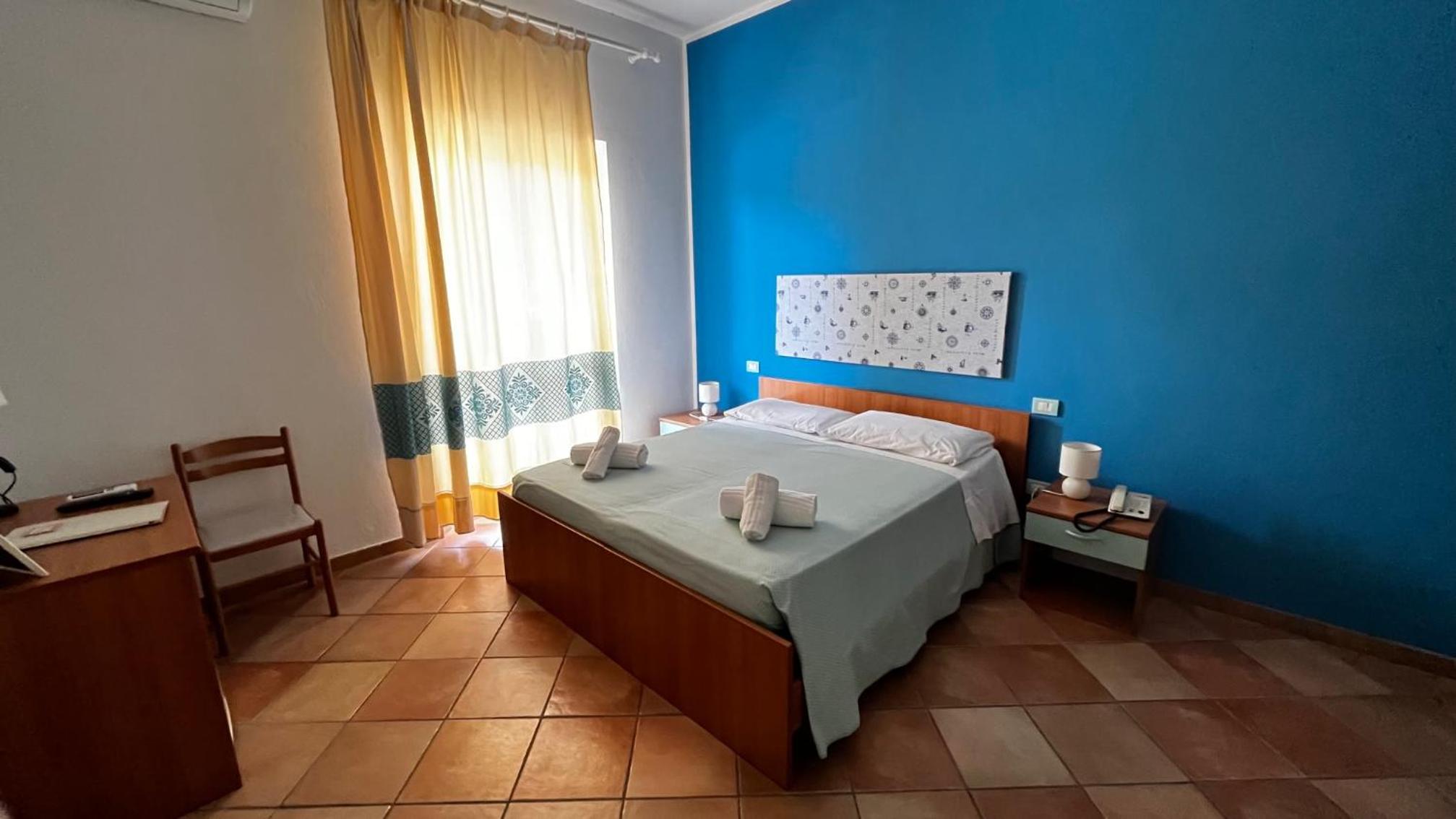 Economy Double Room photo 2