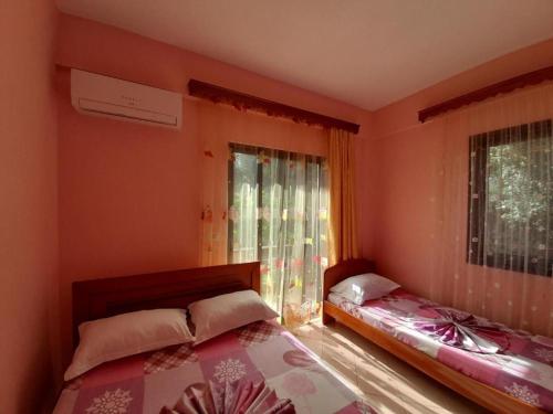Single Room with Pool View