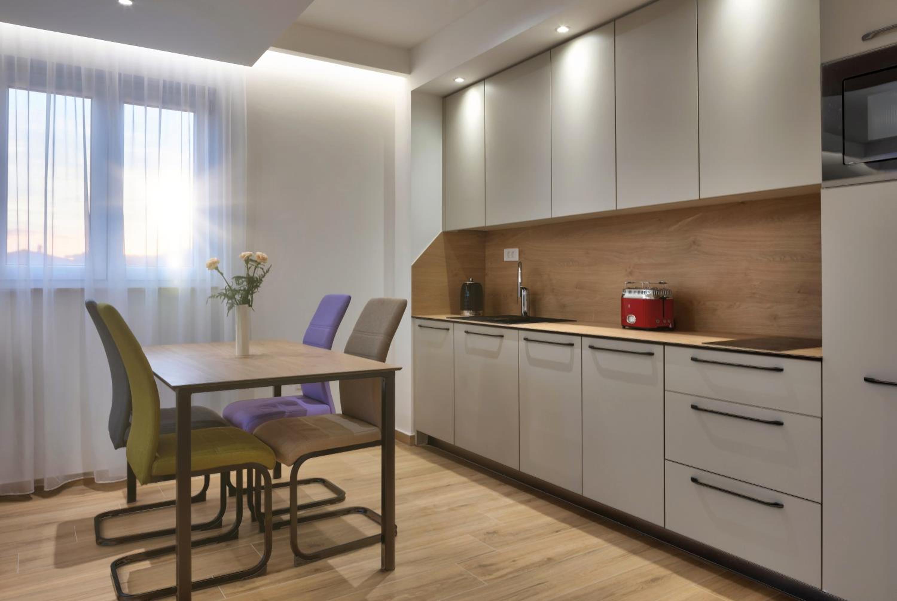 Apartment with Sea View - Photo 3