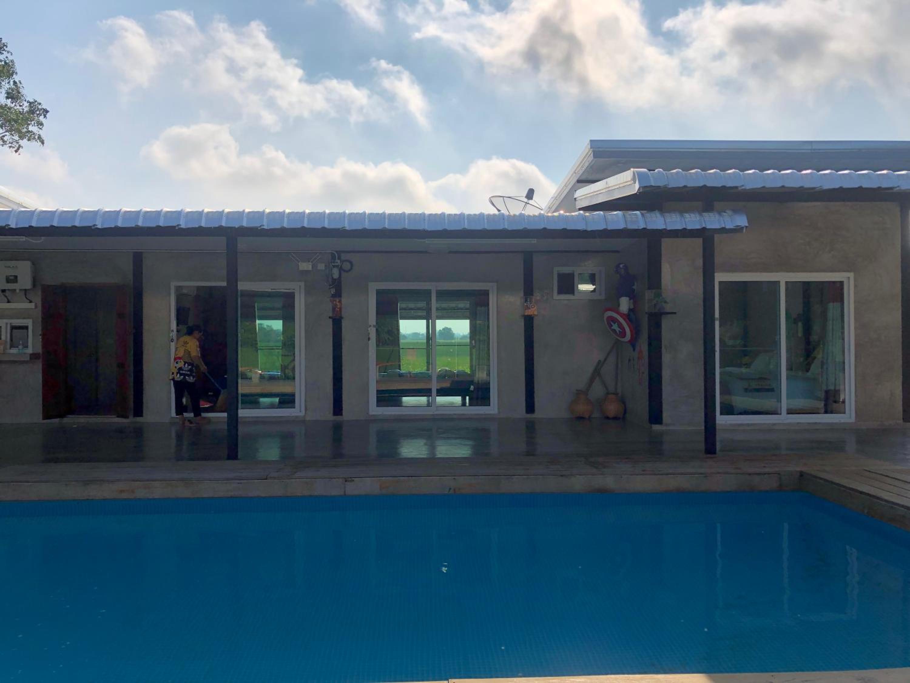 King Room with Pool View - Photo 6