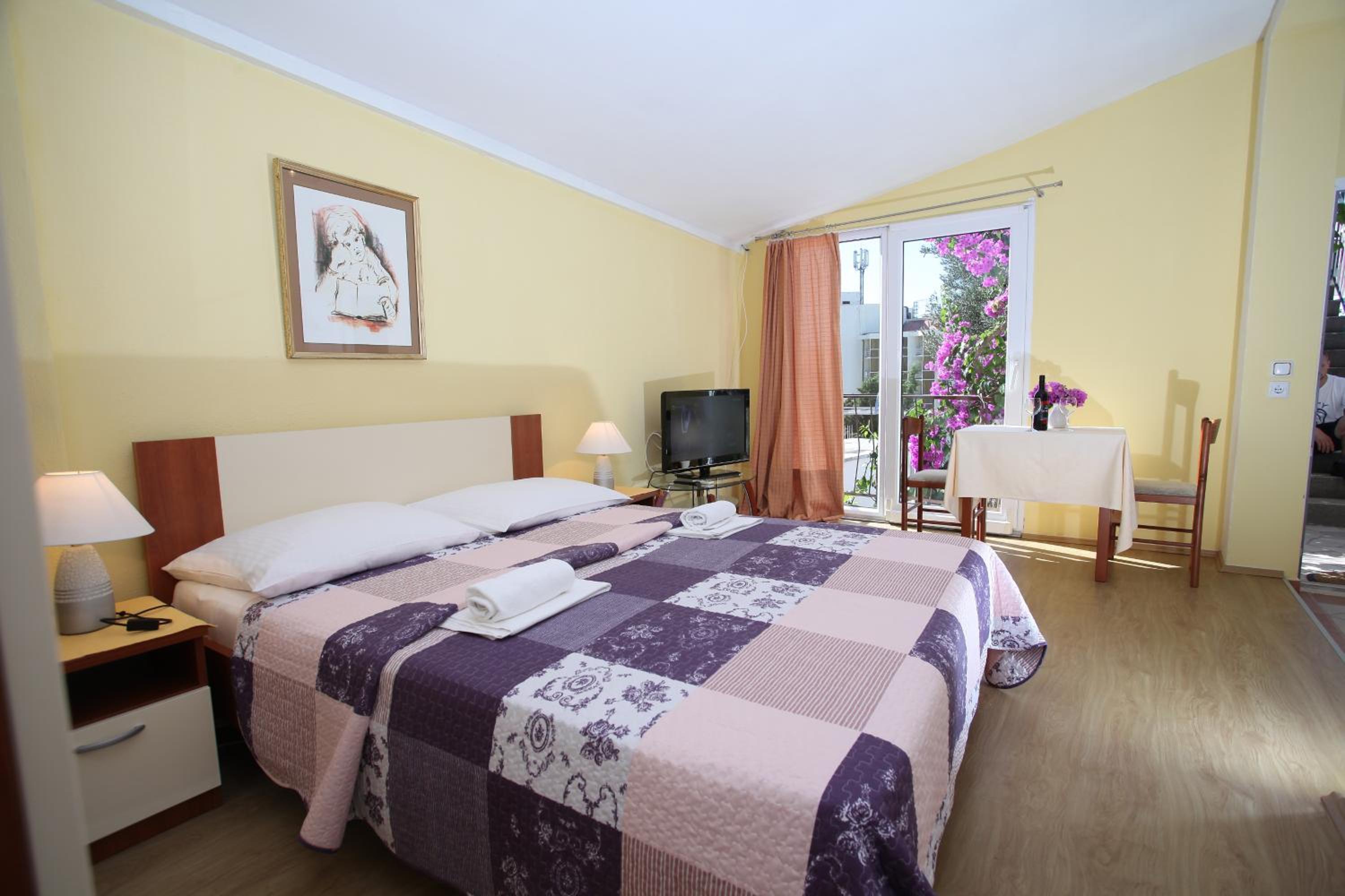 Studio with Balcony (2 Adults)
