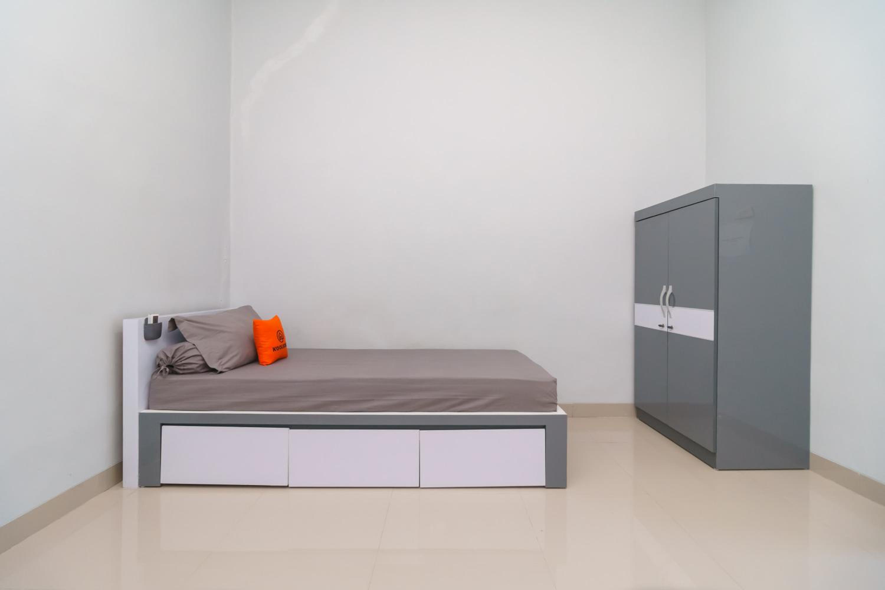 Single Room photo 3