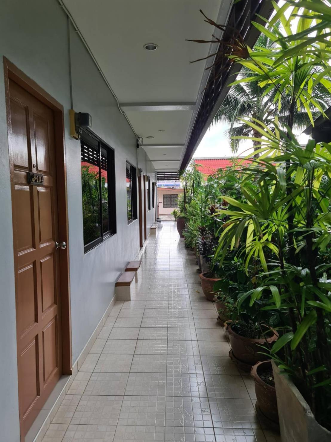 Standard Double Room - Photo 12