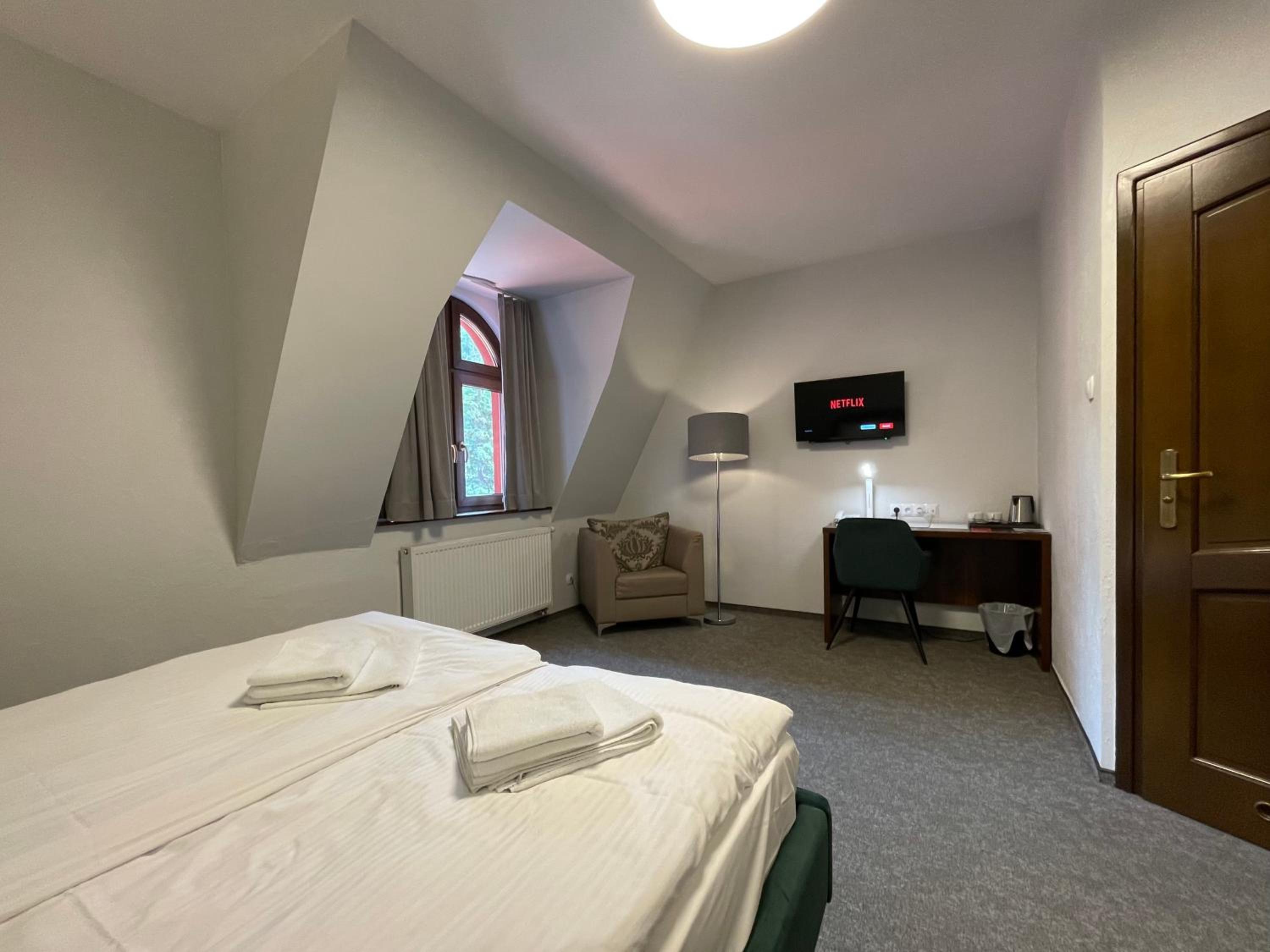 Double Room with Extra Bed photo 1
