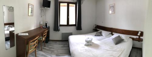 Double Room with Private Bathroom photo 3