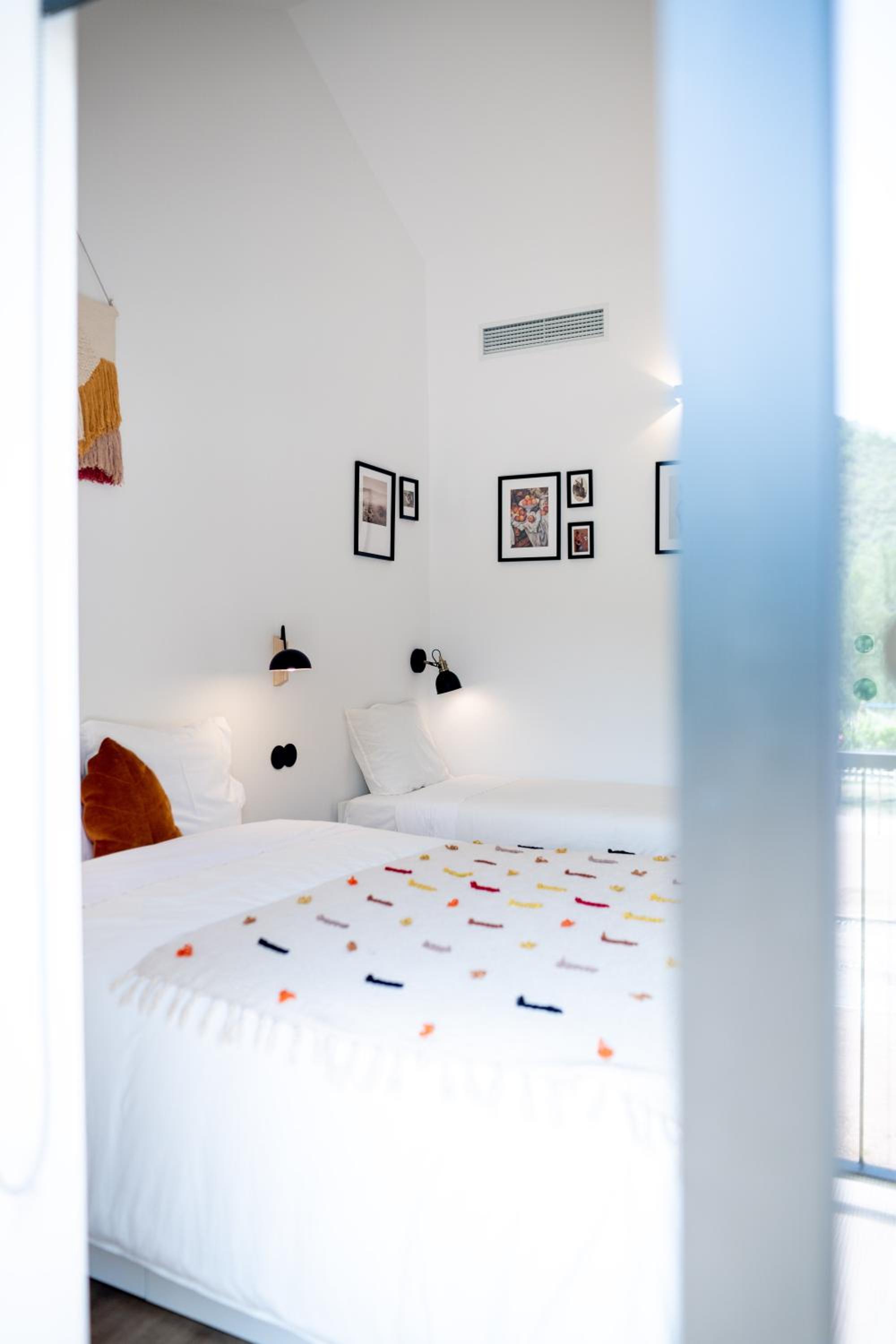 Two-Bedroom House - Photo 10