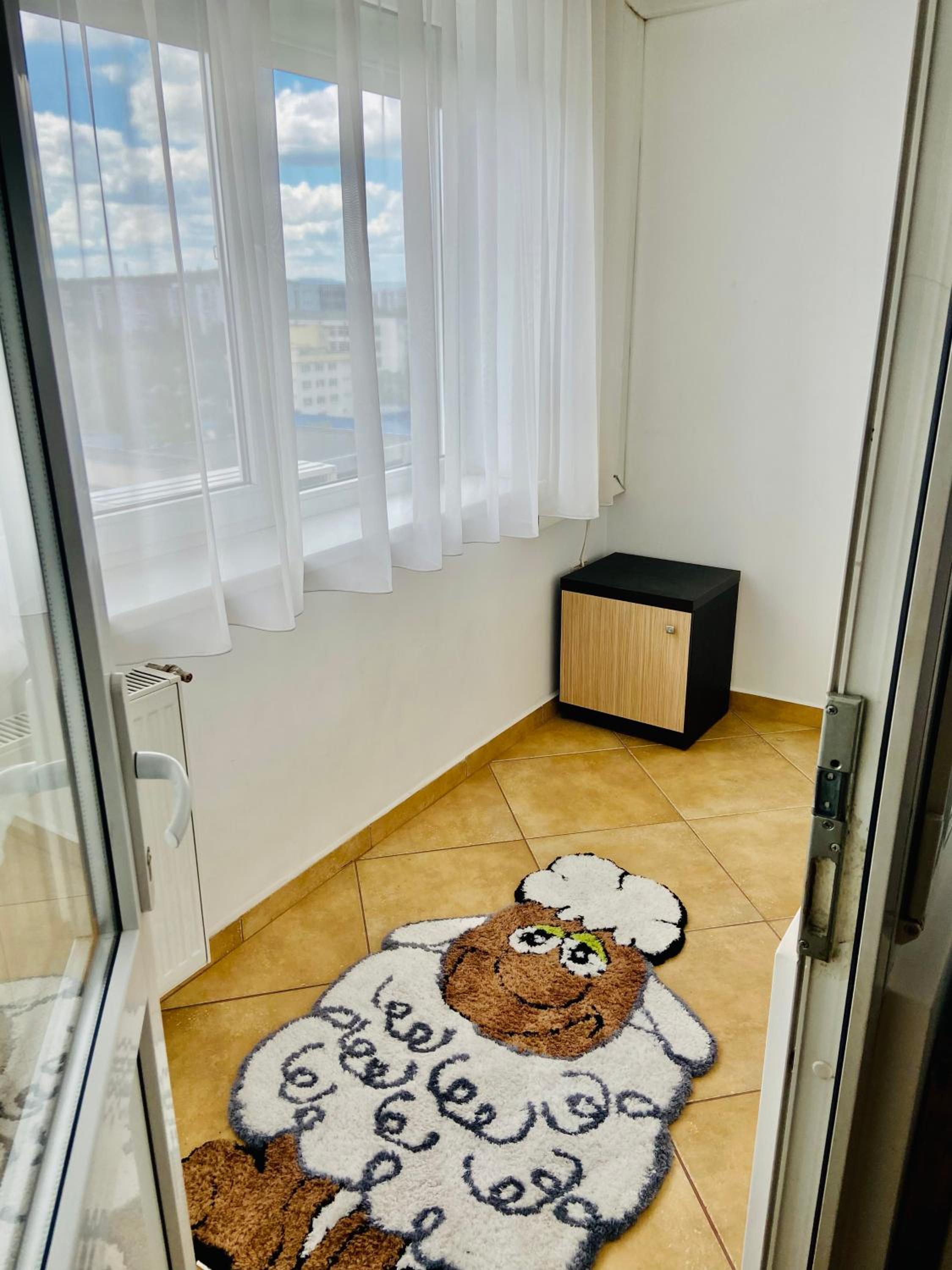 One-Bedroom Apartment - Photo 9