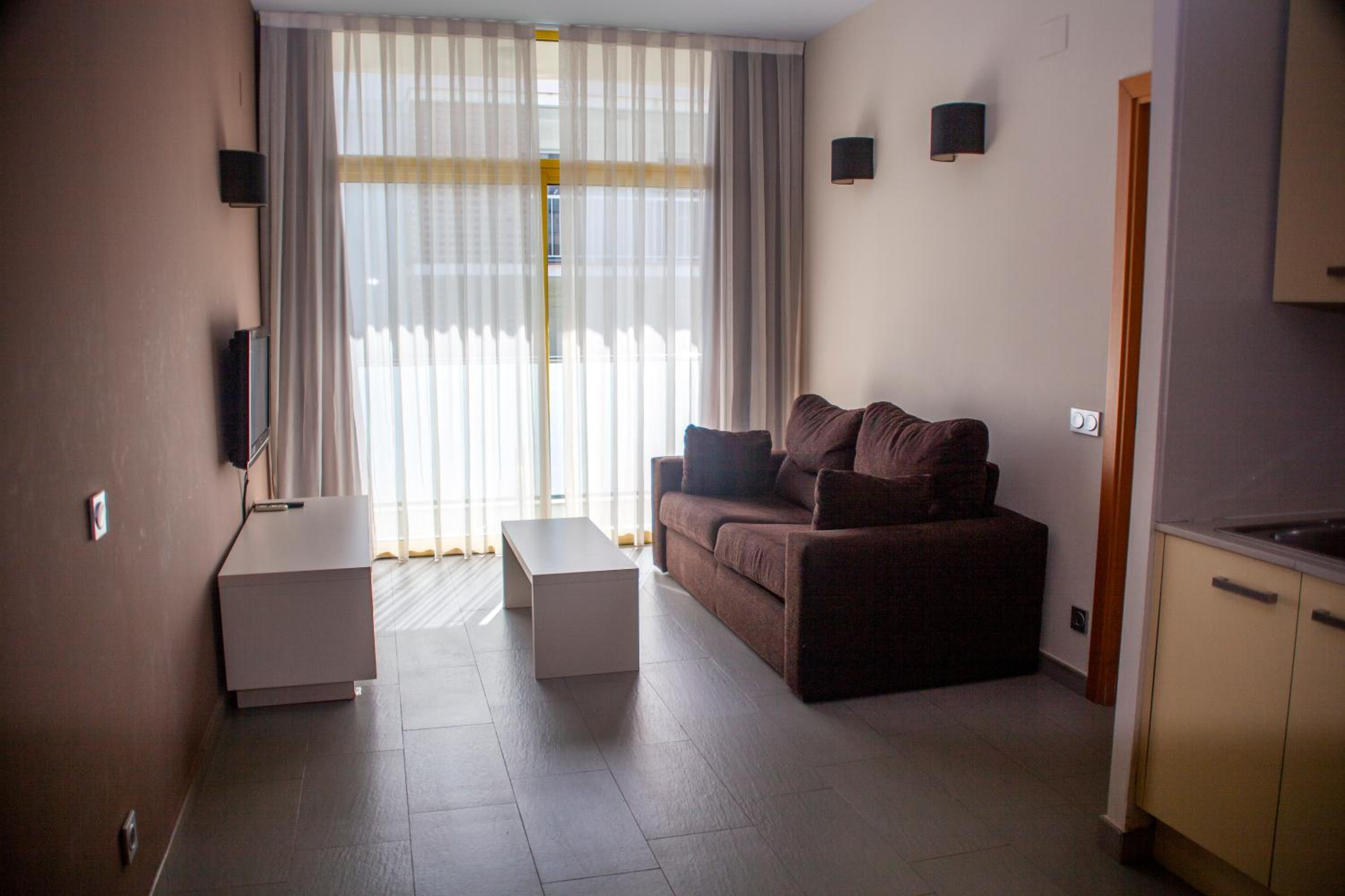 One-Bedroom Apartment photo 2