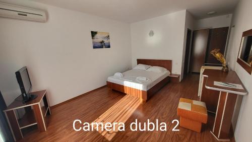 Queen Room with Balcony photo 1