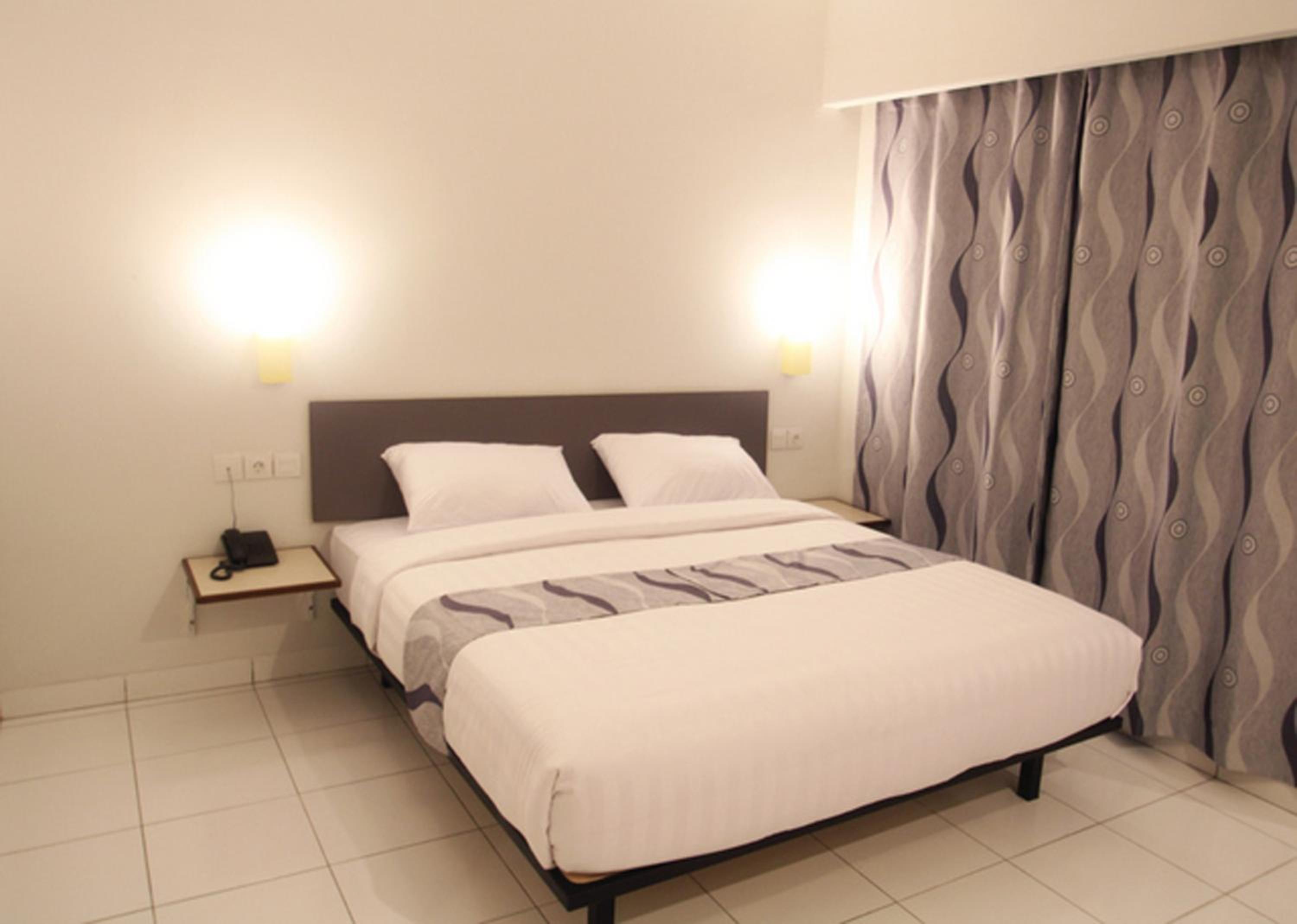 Deluxe Double or Twin Room - Photo 5