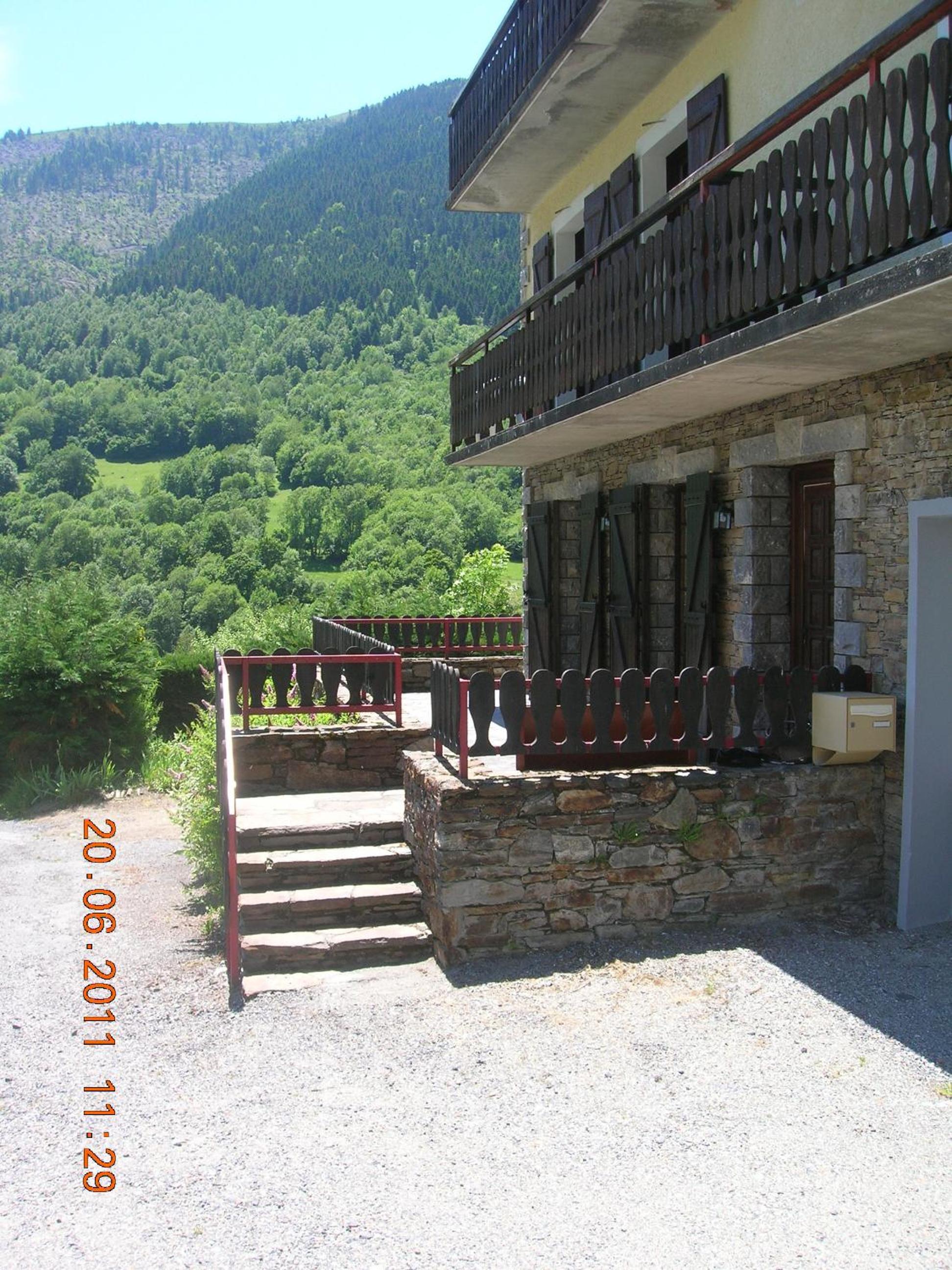 Apartment with Mountain View photo 1
