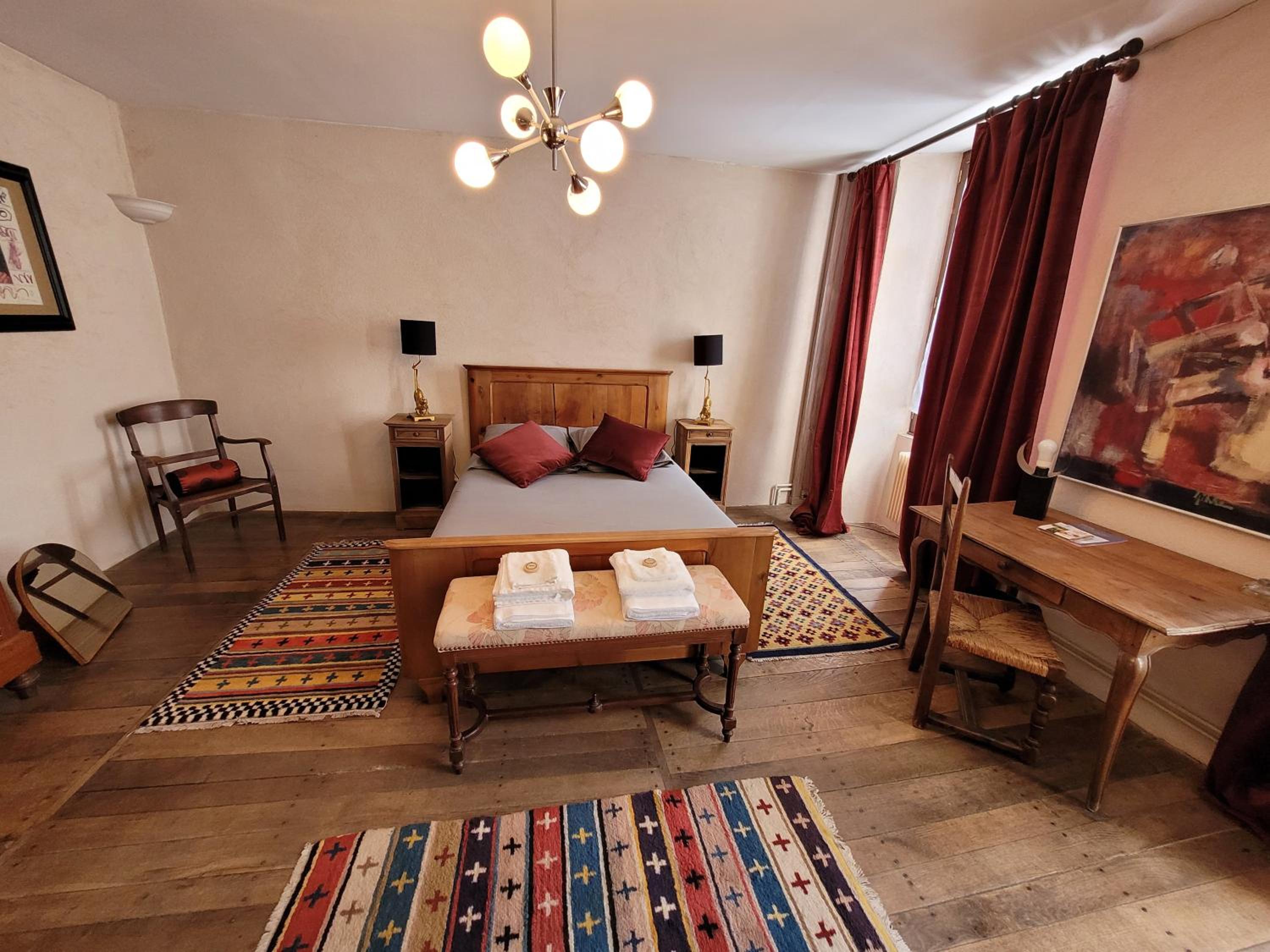 Double Room with Private Bathroom - Photo 1