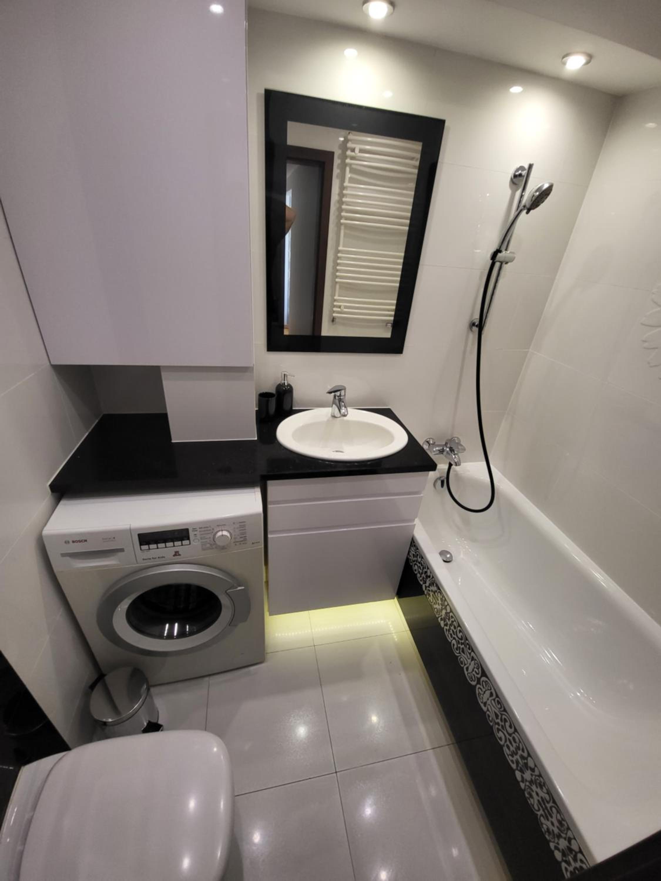 Two-Bedroom Apartment - Photo 2