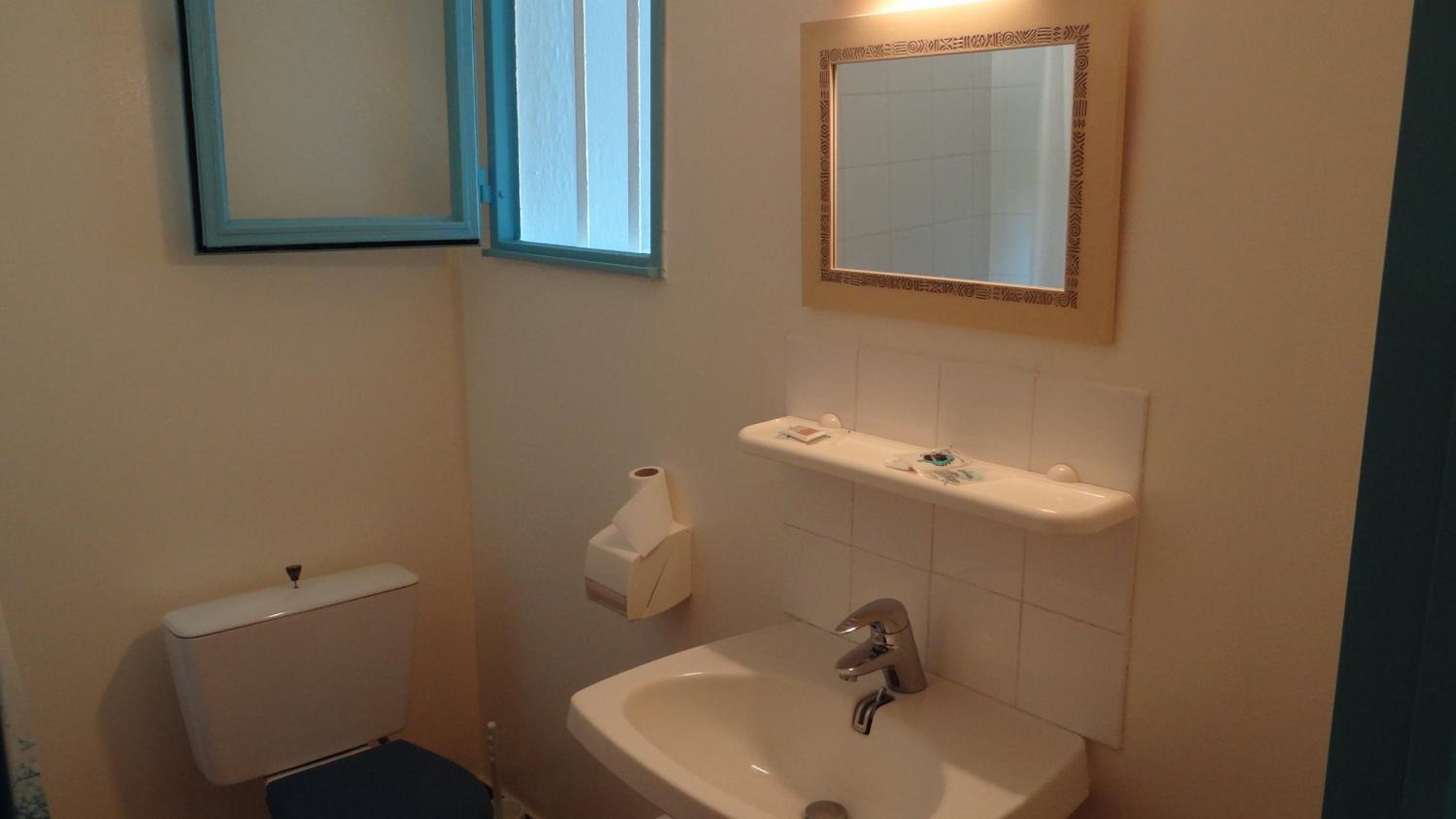 Two-Bedroom Apartment (3 Adults) photo 3