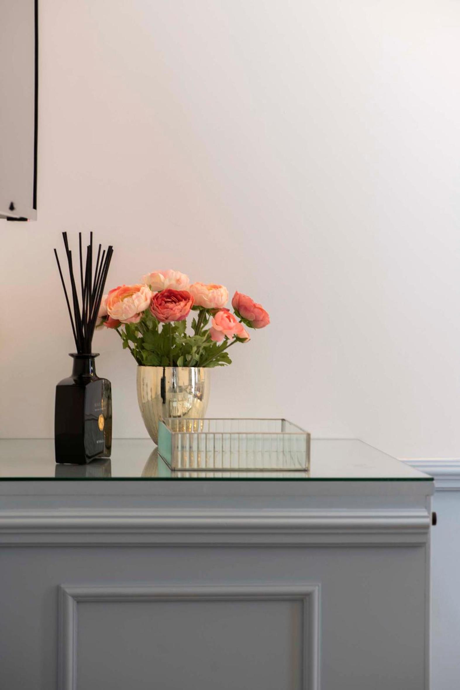 Apartment with Shower