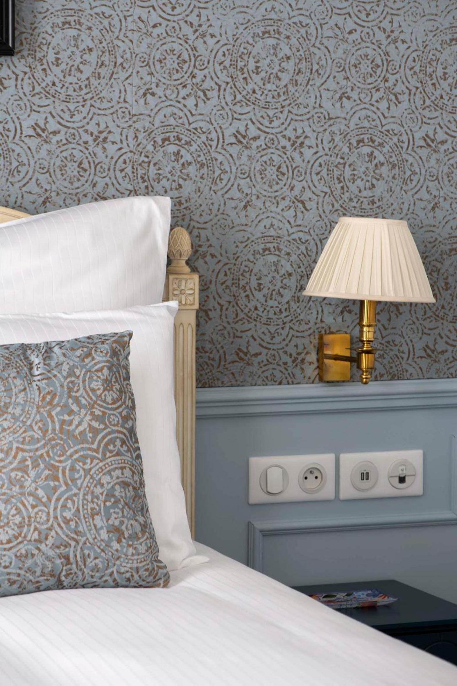 Apartment with Shower