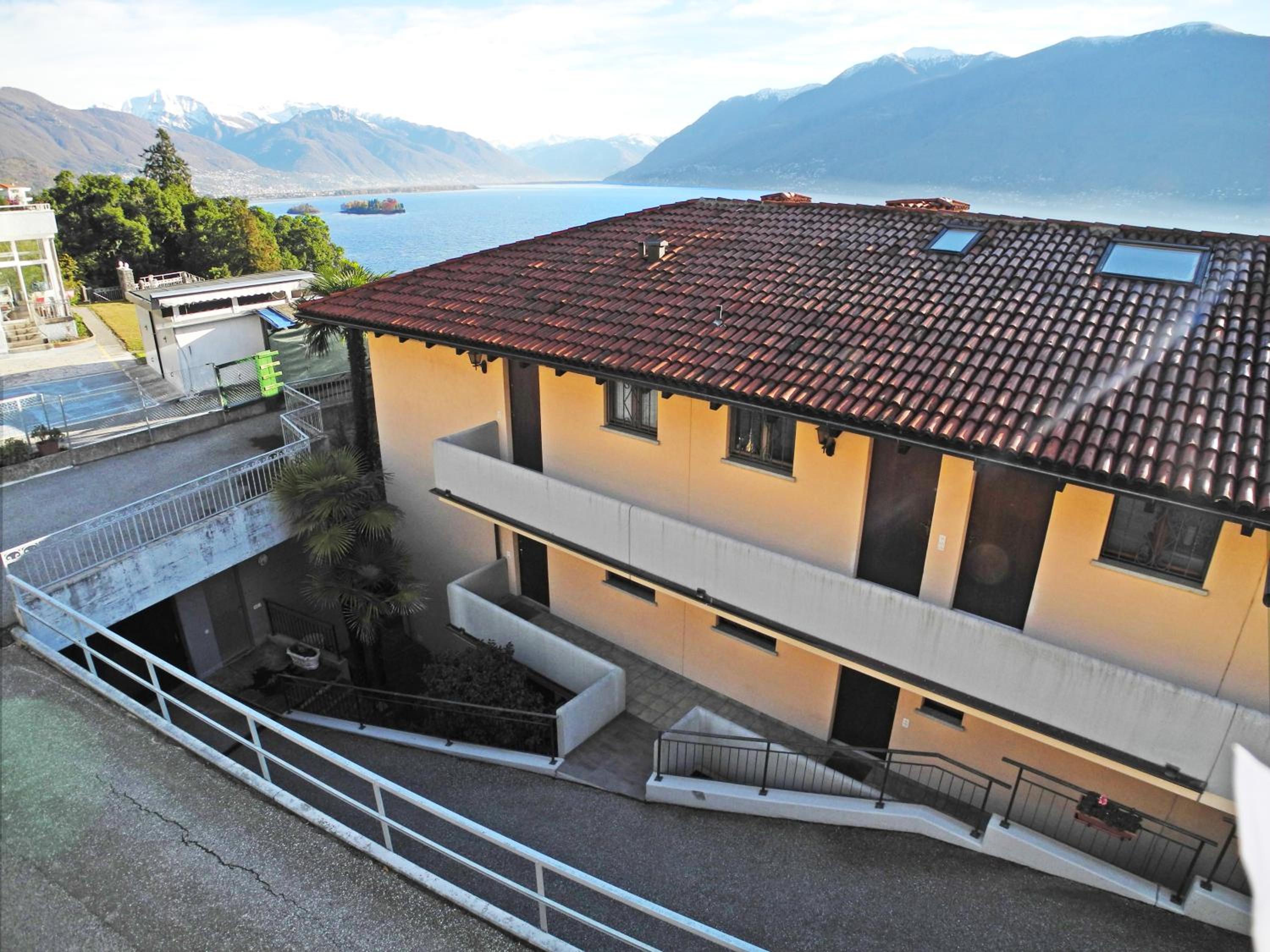 Apartment with Terrace photo 3