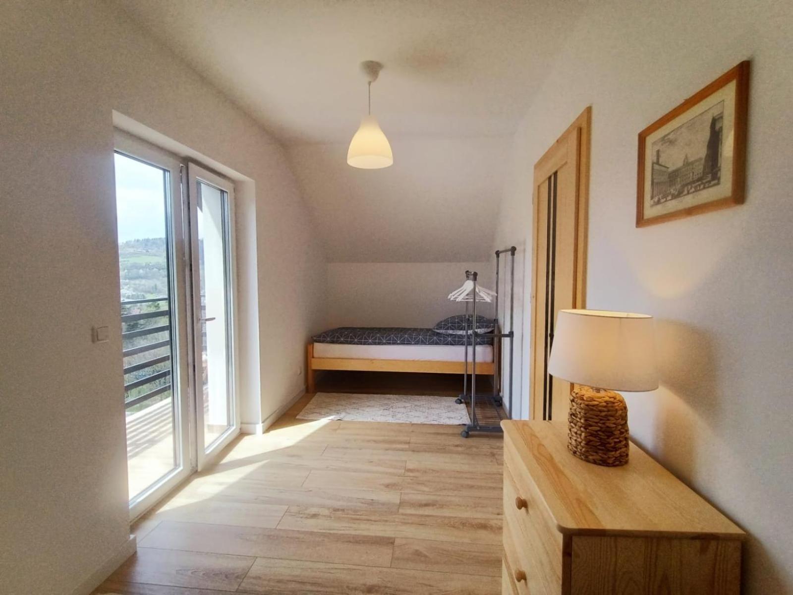 Three-Bedroom House photo 3