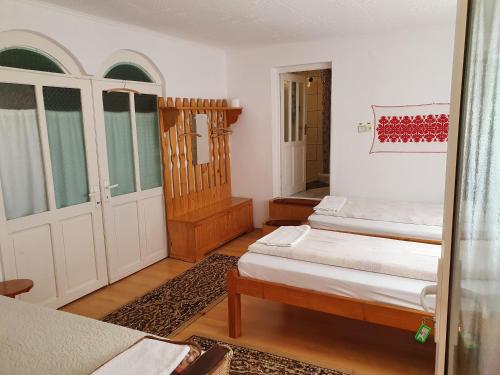 Triple Room with Bathroom photo 1