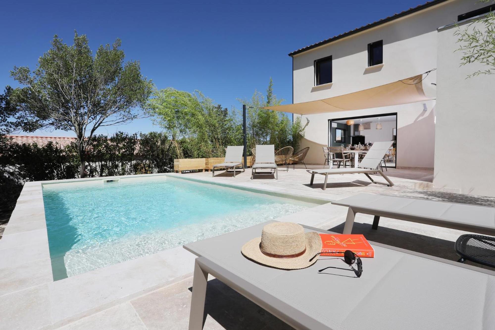 Villa photo 2