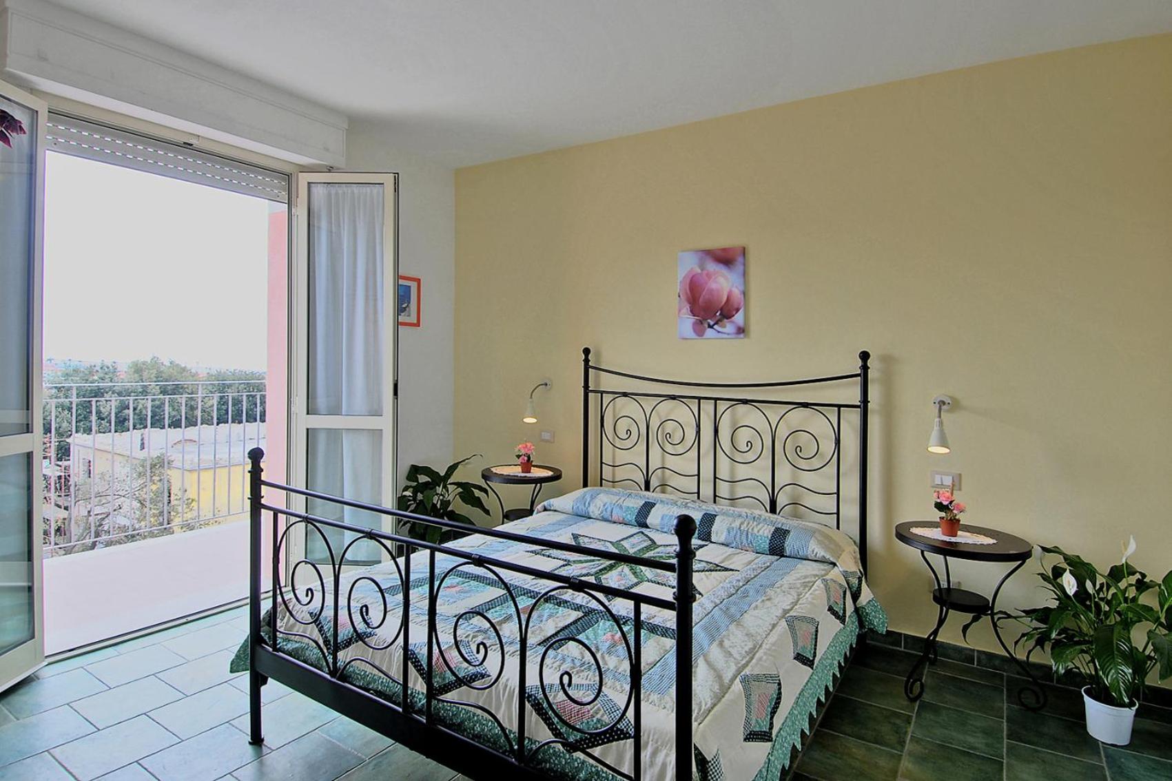 One-Bedroom Apartment with Garden View photo 1