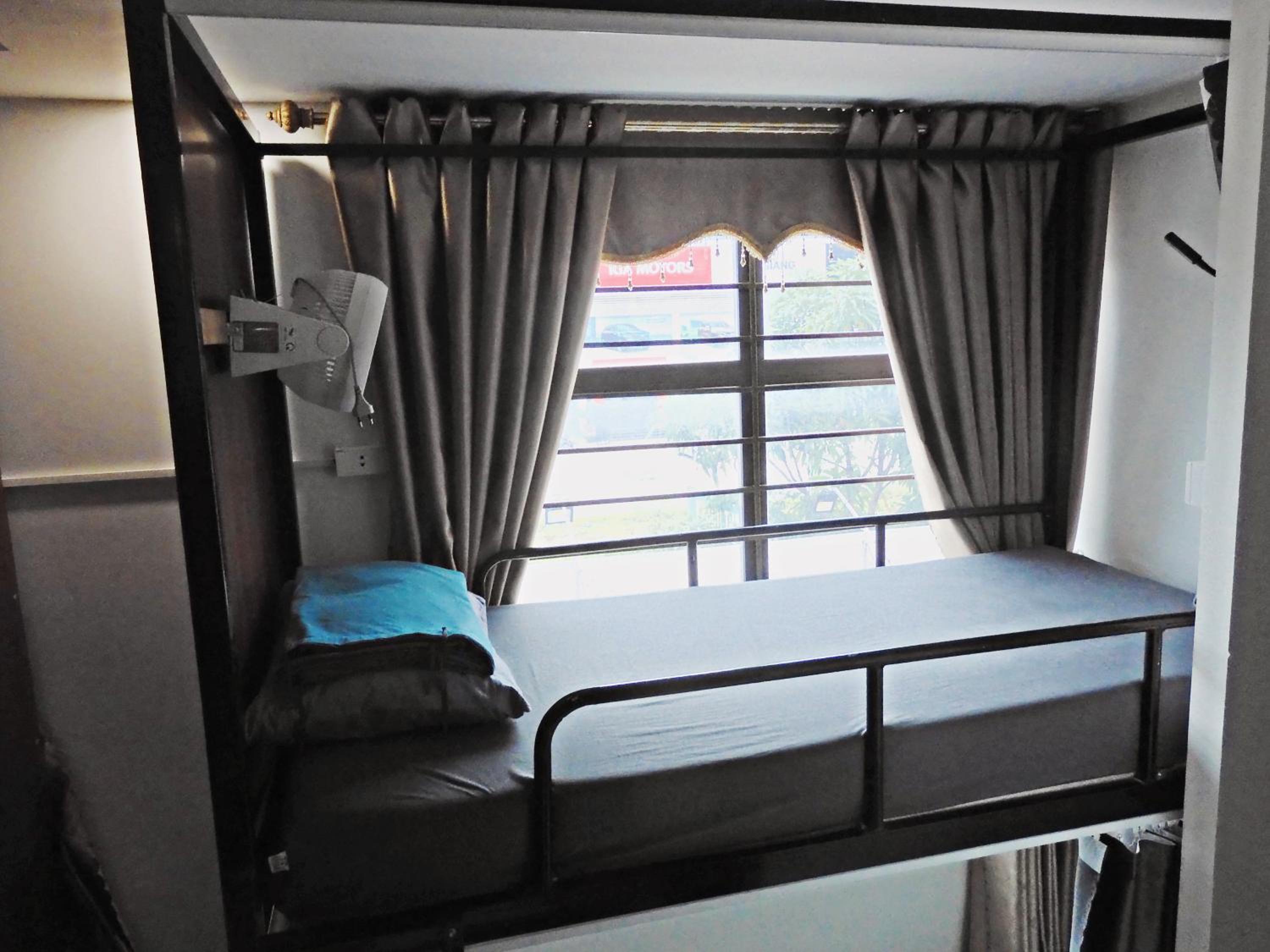 Bed in 8-Bed Mixed Dormitory Room