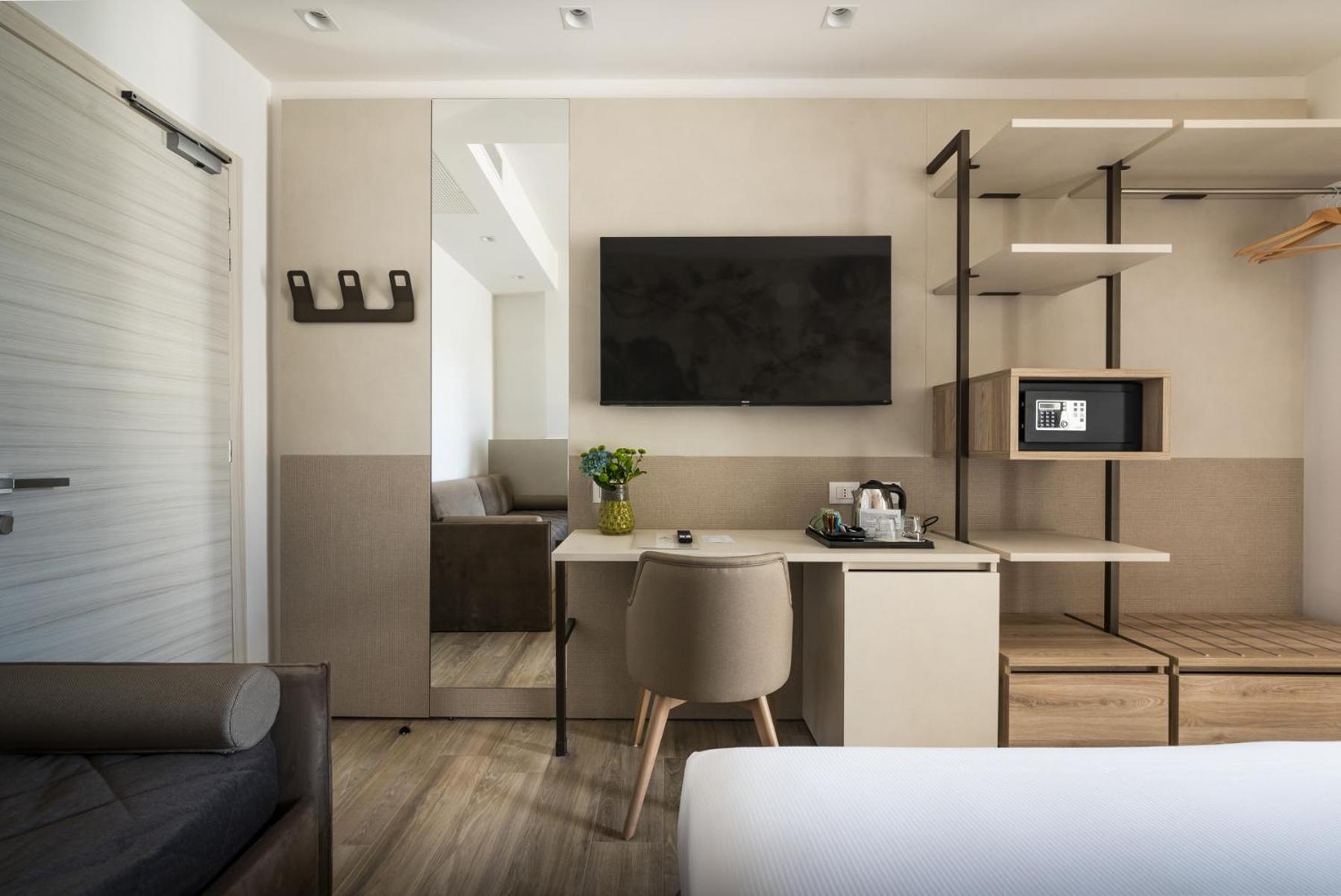 Double Room - Photo 13