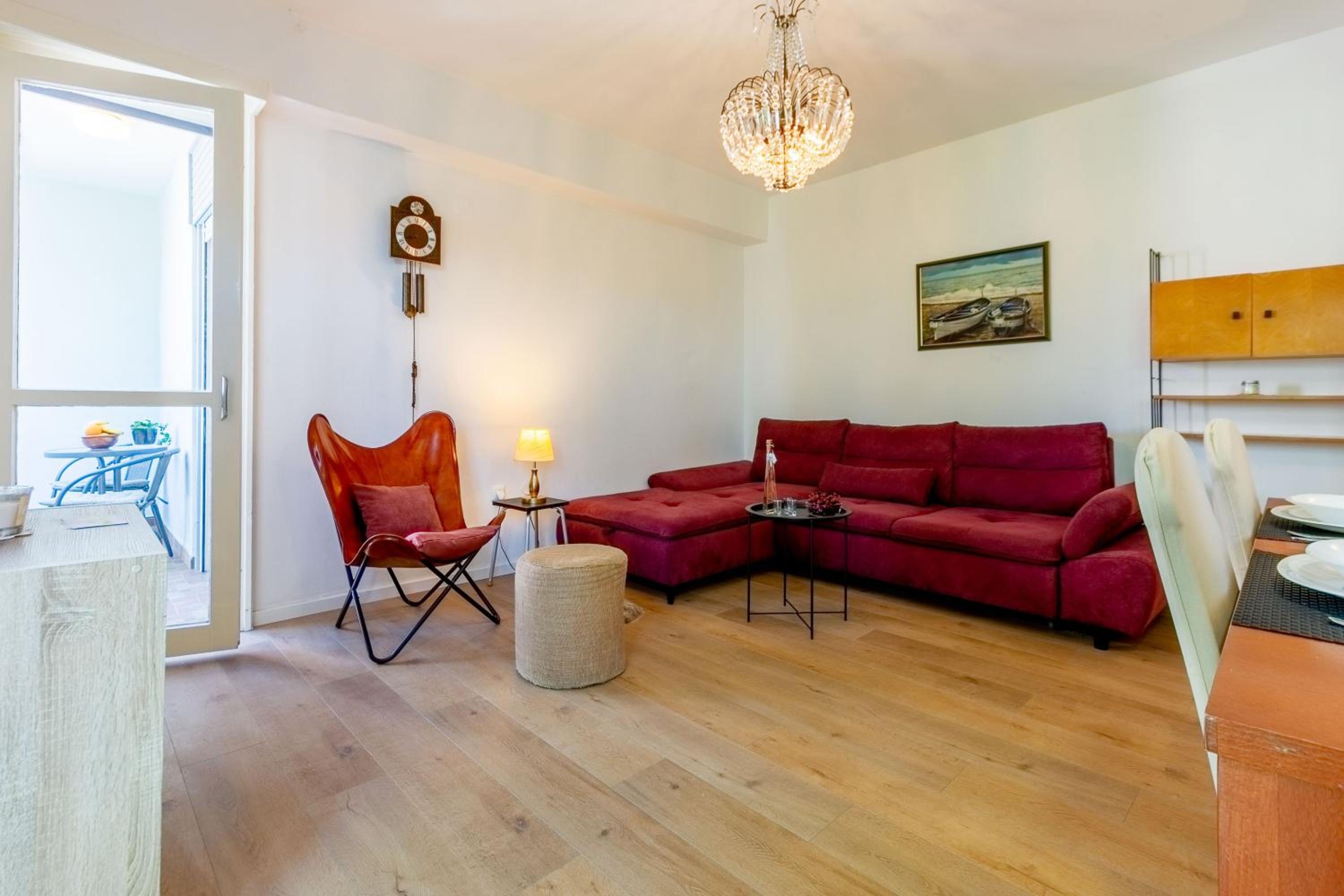 One-Bedroom Apartment - Photo 7