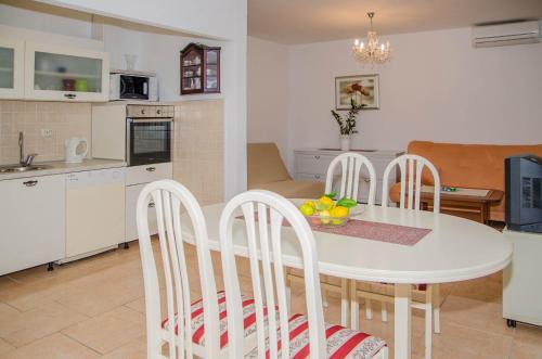 Apartment - Ground Floor photo 1