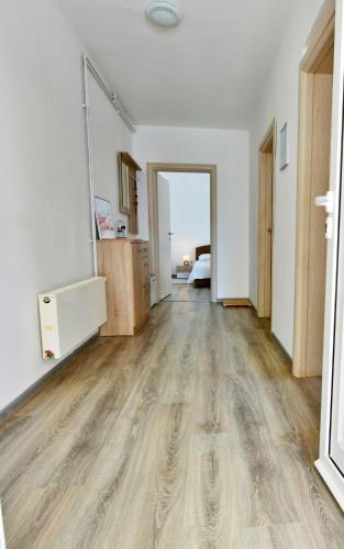 One-Bedroom Apartment - Photo 10