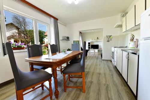 One-Bedroom Apartment - Photo 18