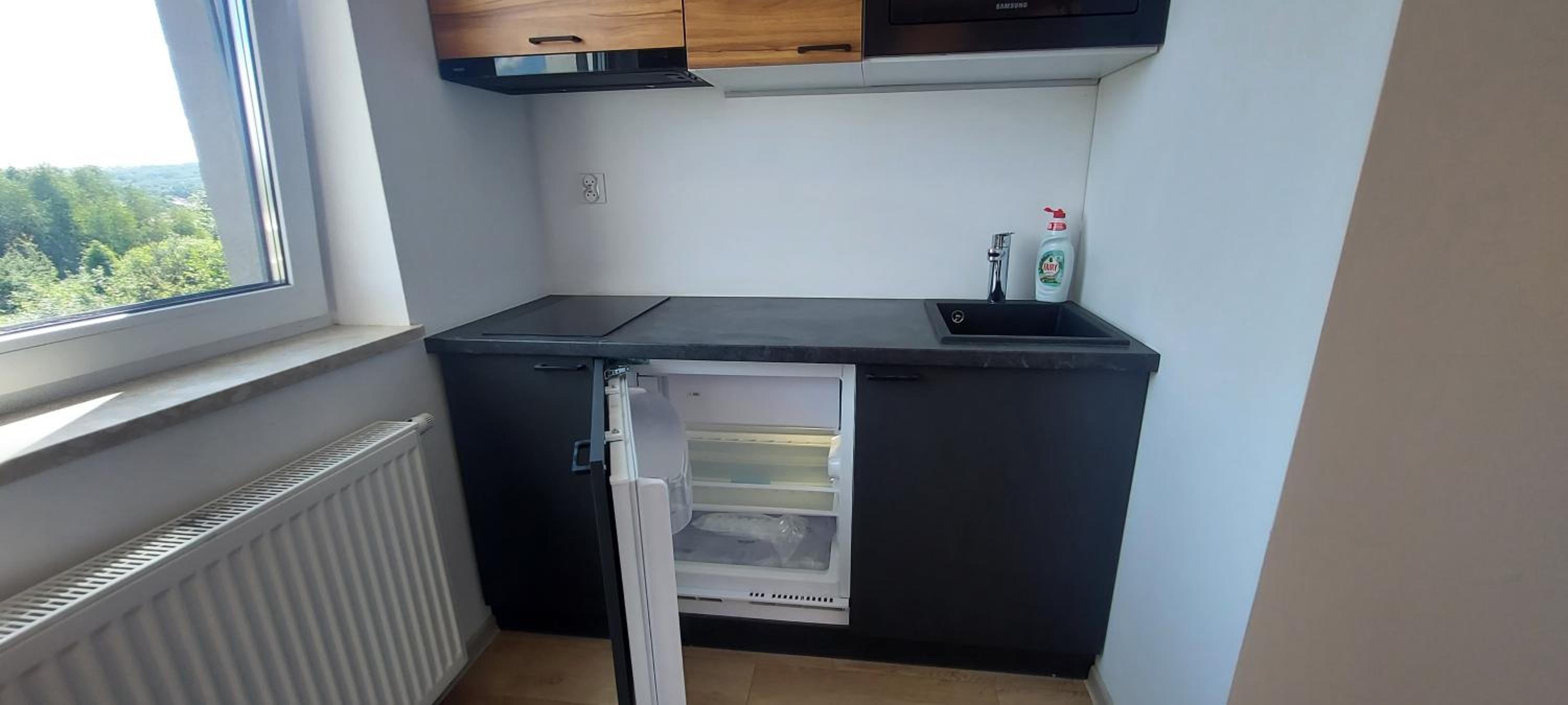 Apartment with Balcony - Photo 9