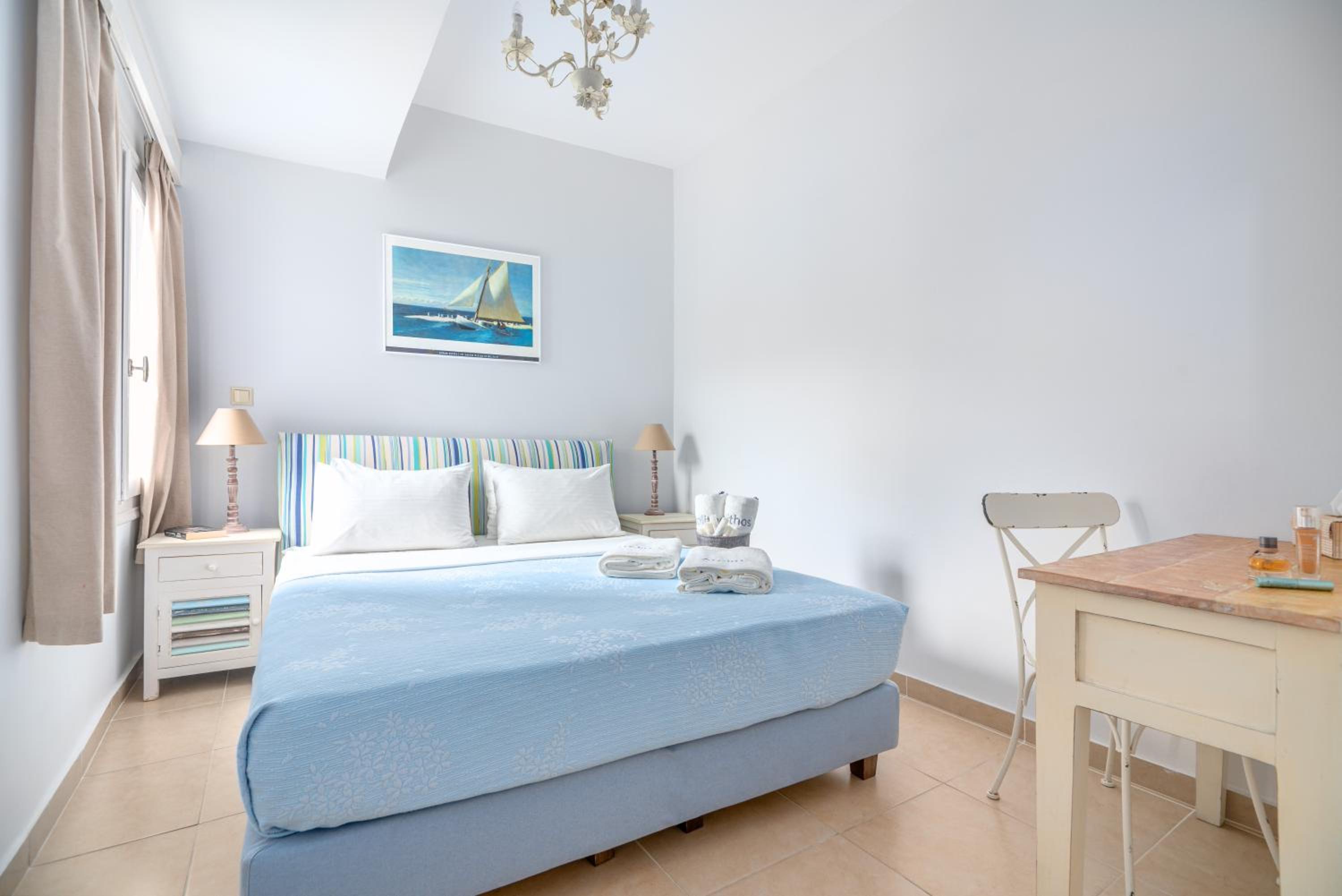 Triple Room with Sofa Bed and Side Sea View