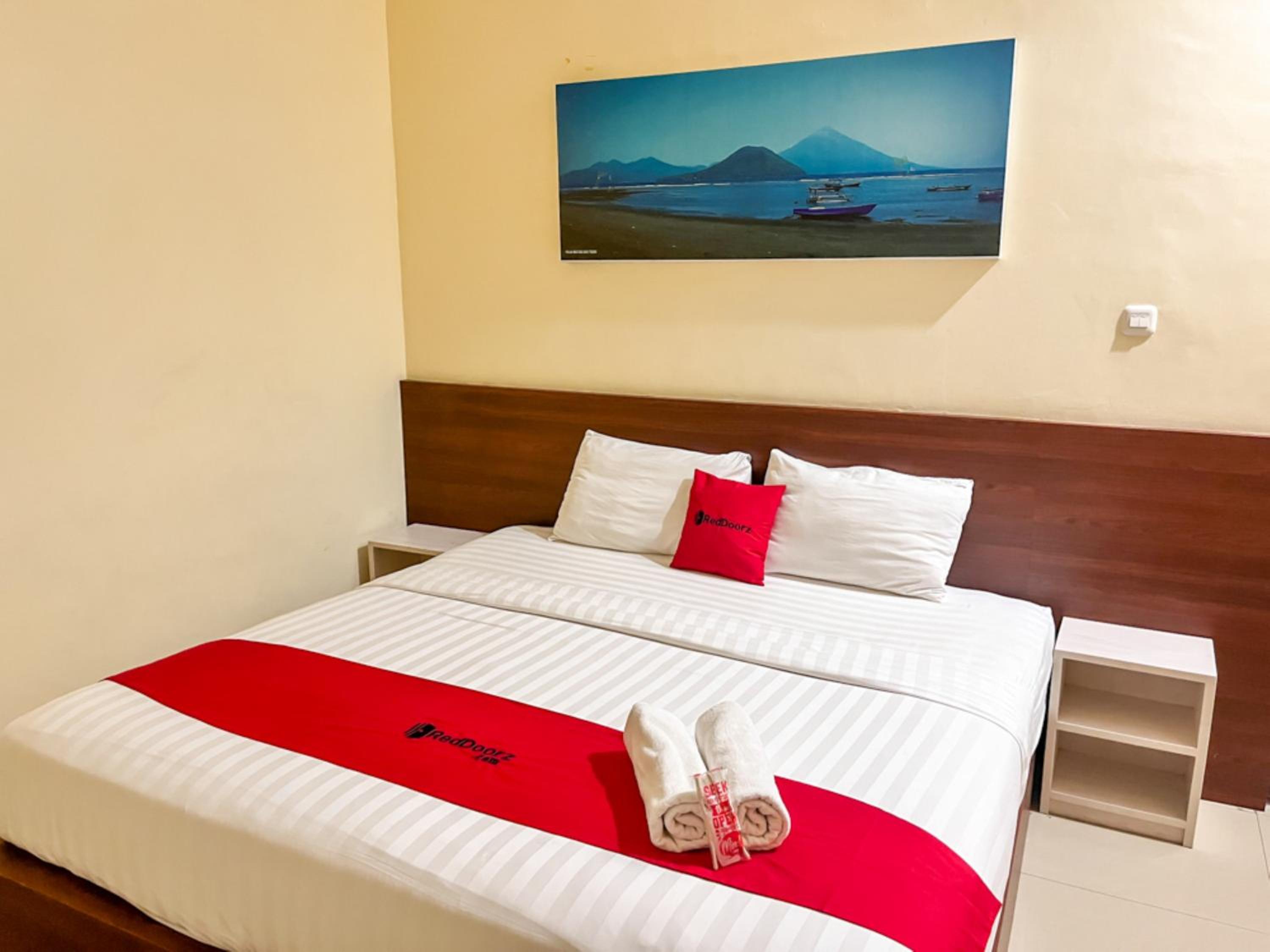 RedDoorz Plus @ Grand Tabona Hotel Ternate