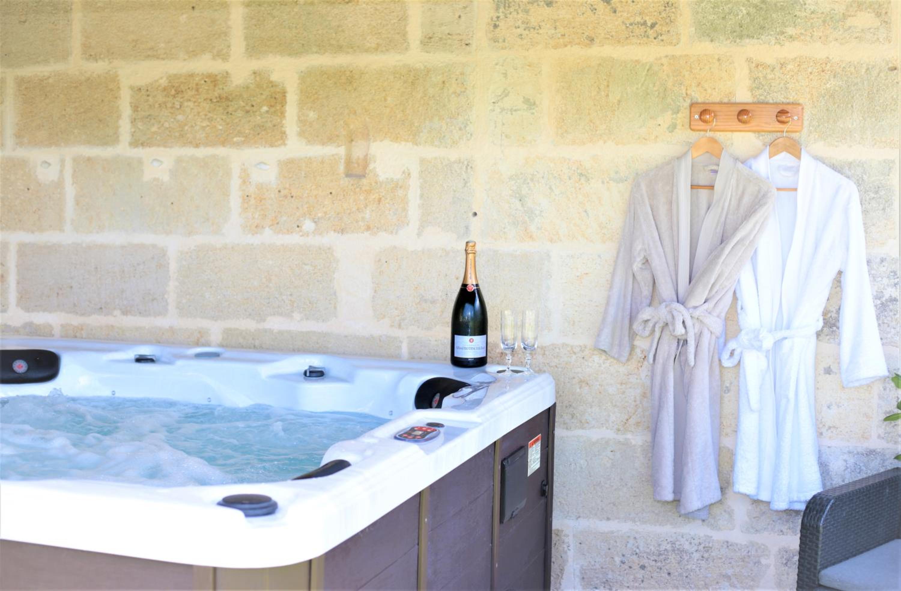 Double Room with Pool View photo 1